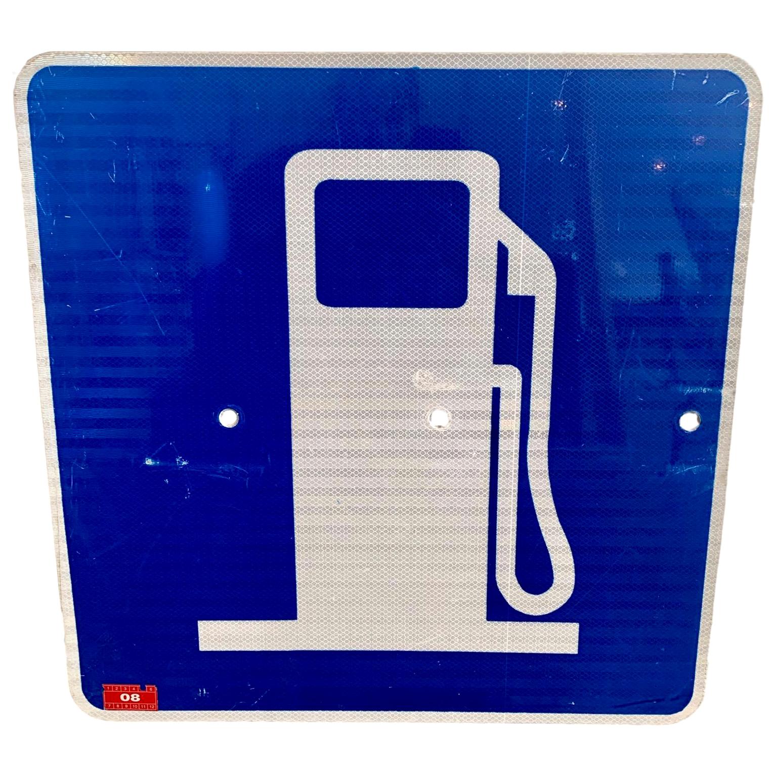 Panneau publicitaire vintage de la station de gaz à bord de l'autoroute