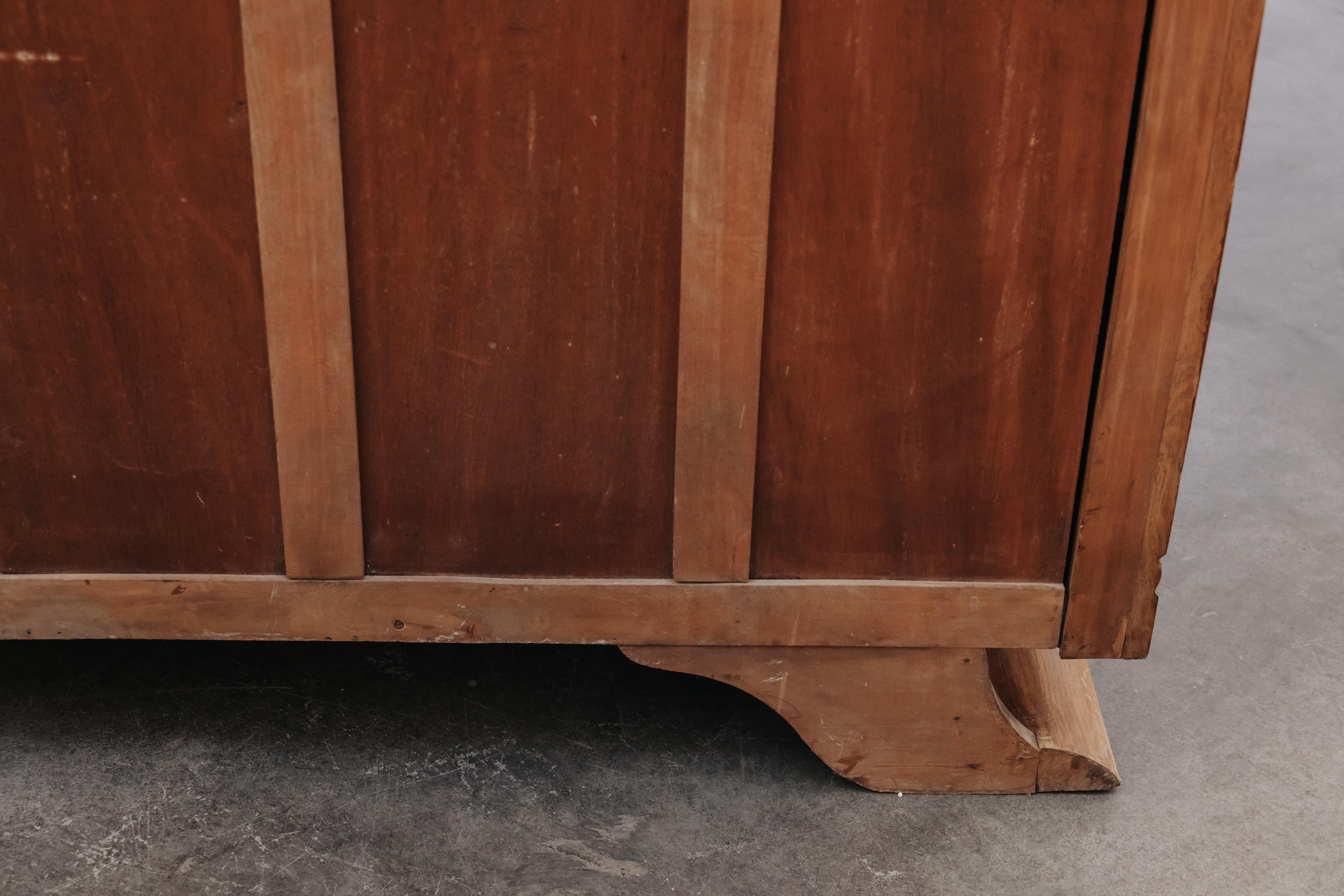 Credenza d'epoca Gaston Poisson proveniente dalla Francia, circa 1960 in vendita 4