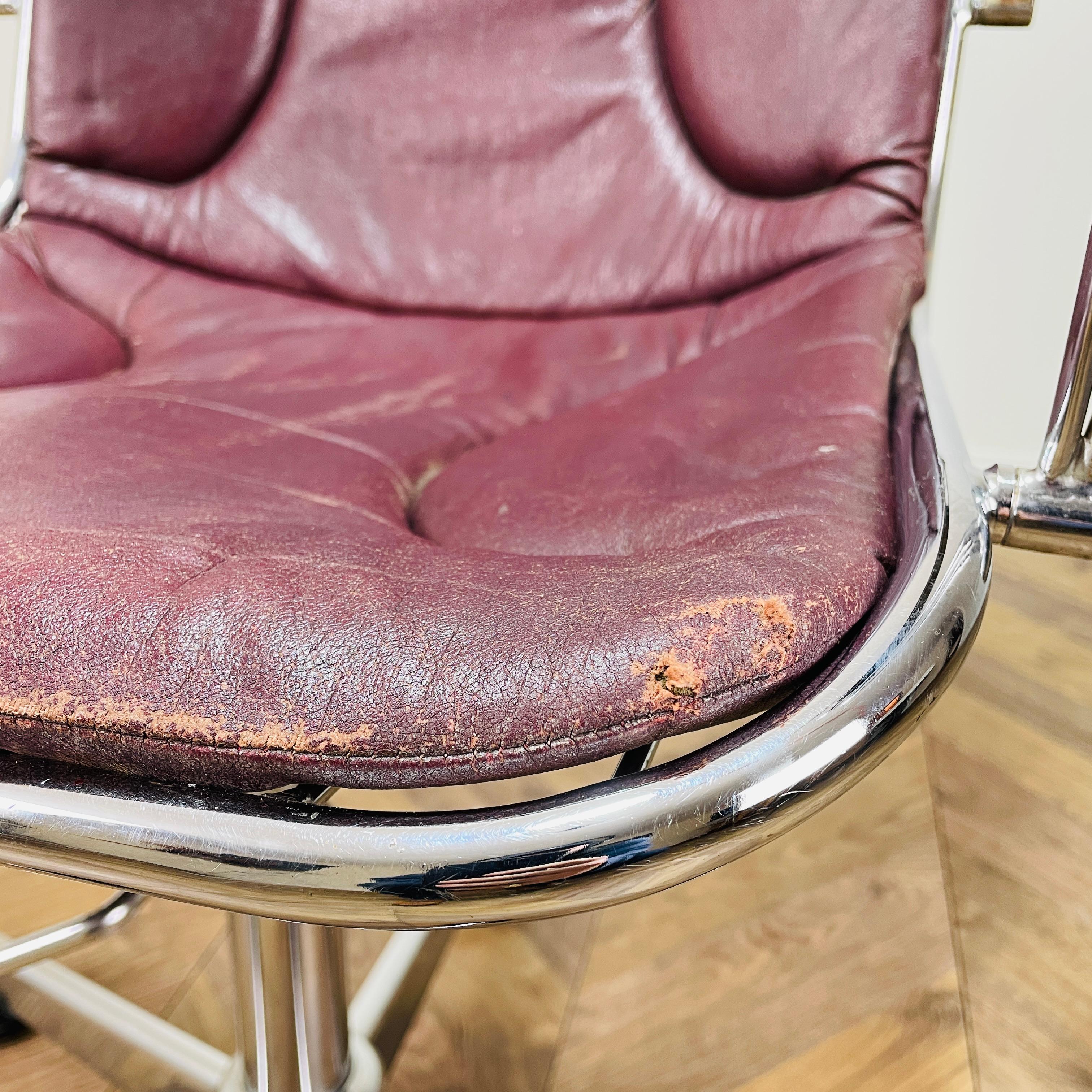 Vintage Gastone Rinaldi Chrome + Leather Swivel Desk Chair, circa 1970s In Good Condition In Ely, GB