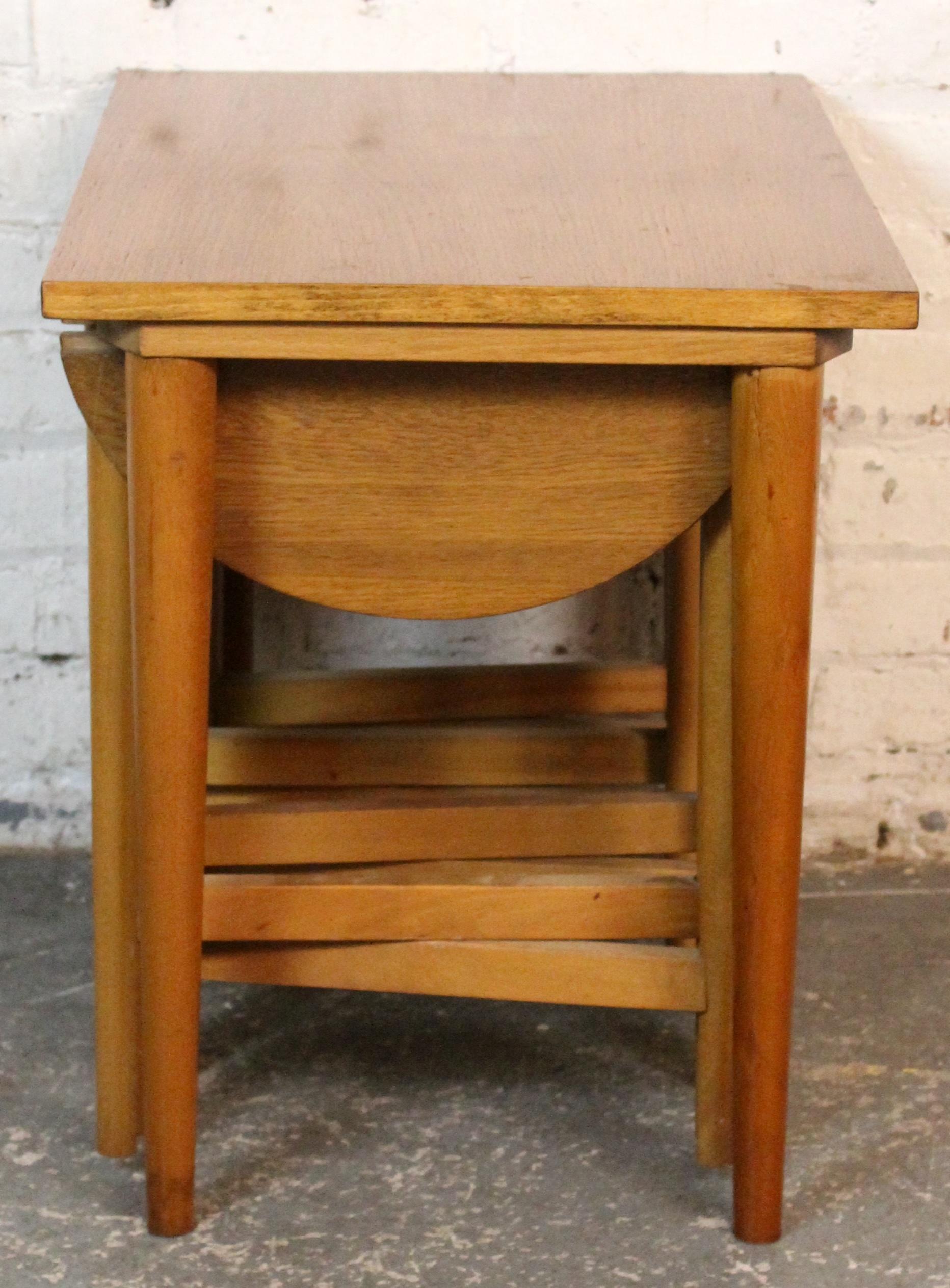 Vintage gate-leg Nesting Tables von Poul Hundevad (Dänisch) im Angebot