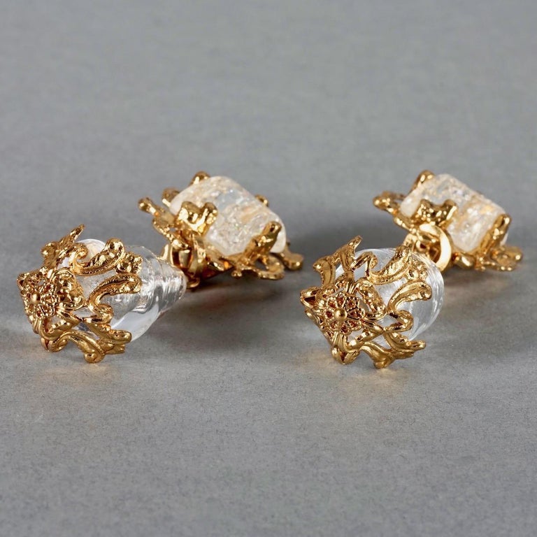Vintage Boucles D'oreilles Clips Metal Dore Et Perles Nacrees