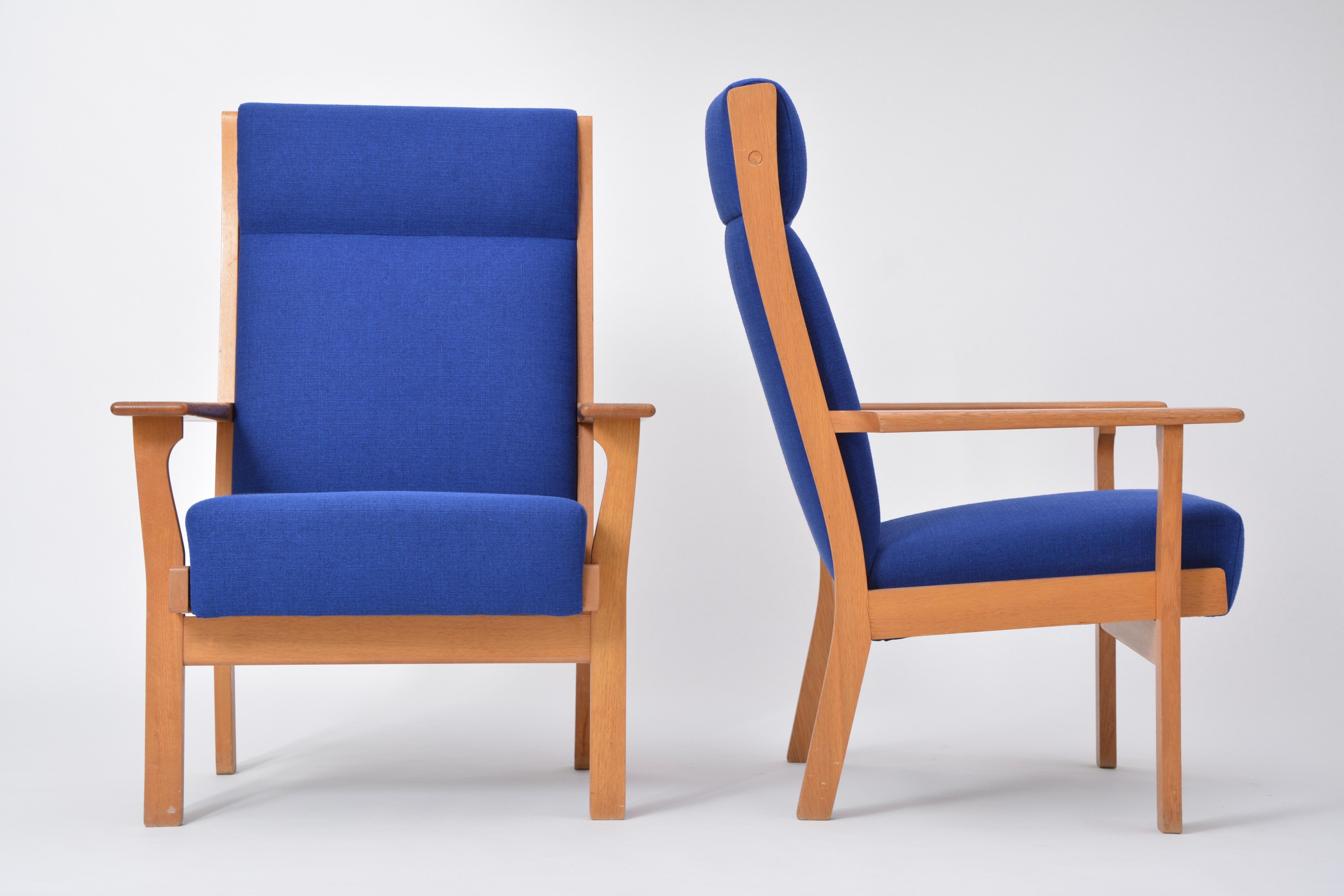 20th Century Set of Two Danish Mid-Century Modern GE 181 A chairs by Hans Wegner for GETAMA