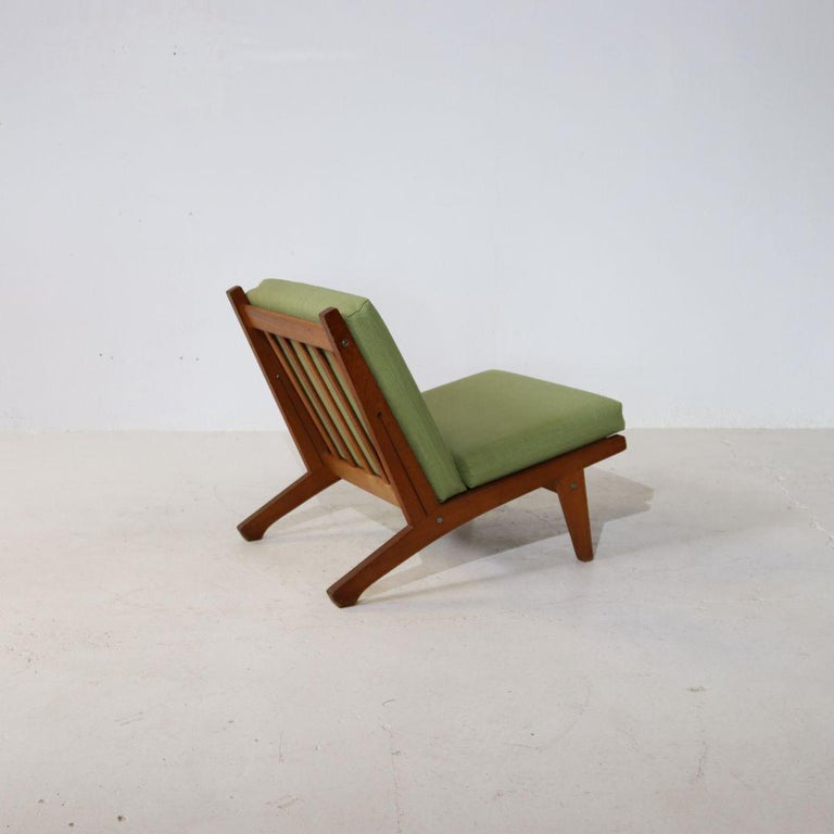 Vintage GE370 Lounge Chair by Hans Wegner for Getama Denmark For Sale 1