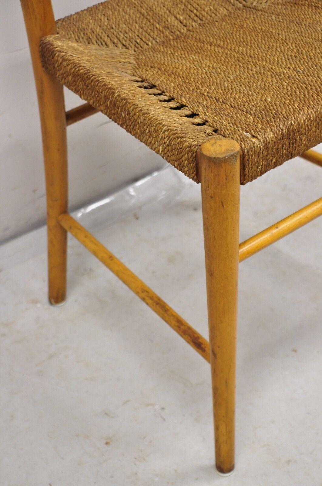 Schwedischer moderner Vintage-Beistellstuhl Gefa Gemla mit Leiterrückenlehne und Binsensitz, Mid-Century Modern (Buchenholz) im Angebot