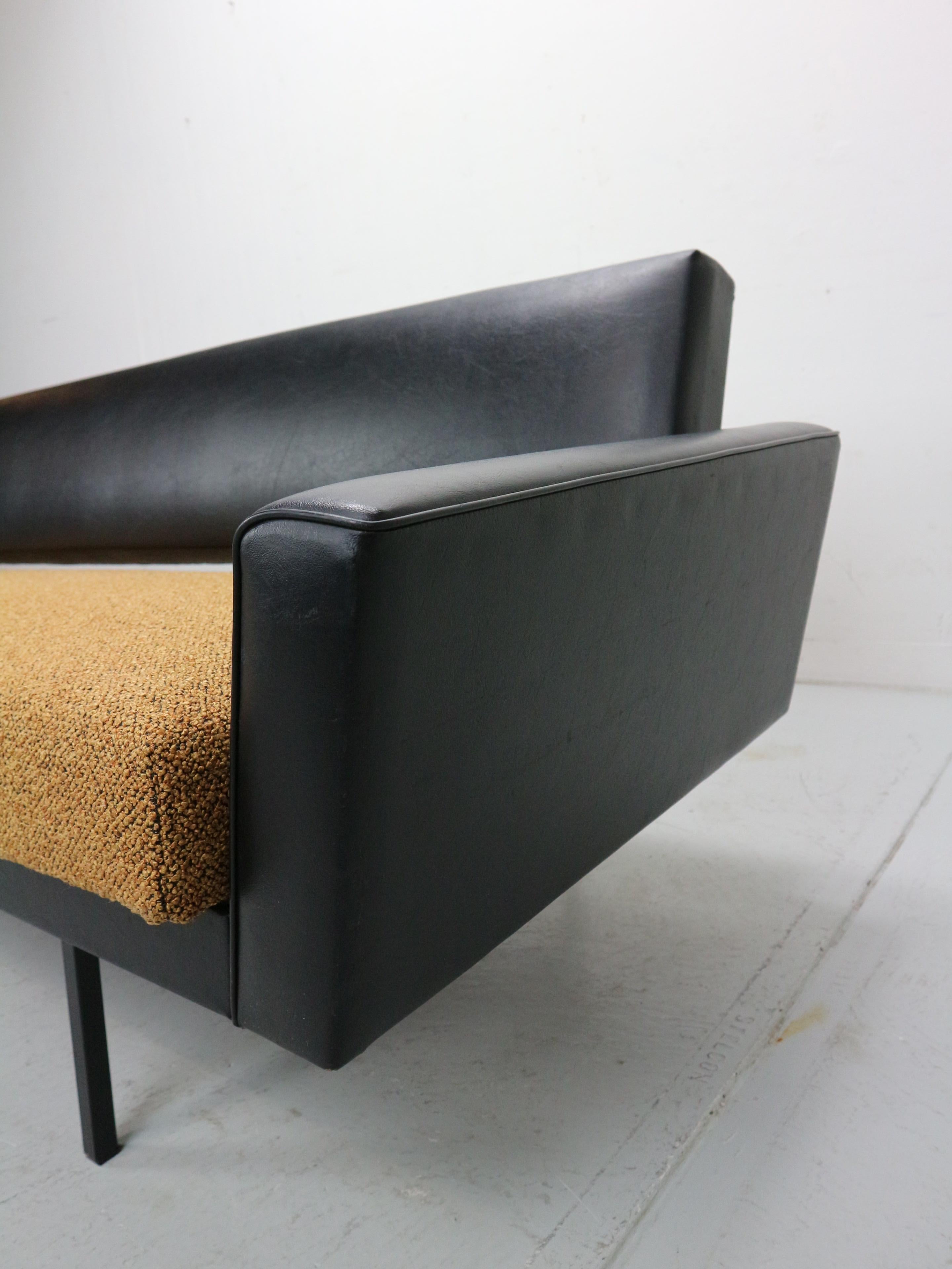 Vintage Gelderland daybed sofa by Rob Parry, 1970s . New upholstery For Sale 2
