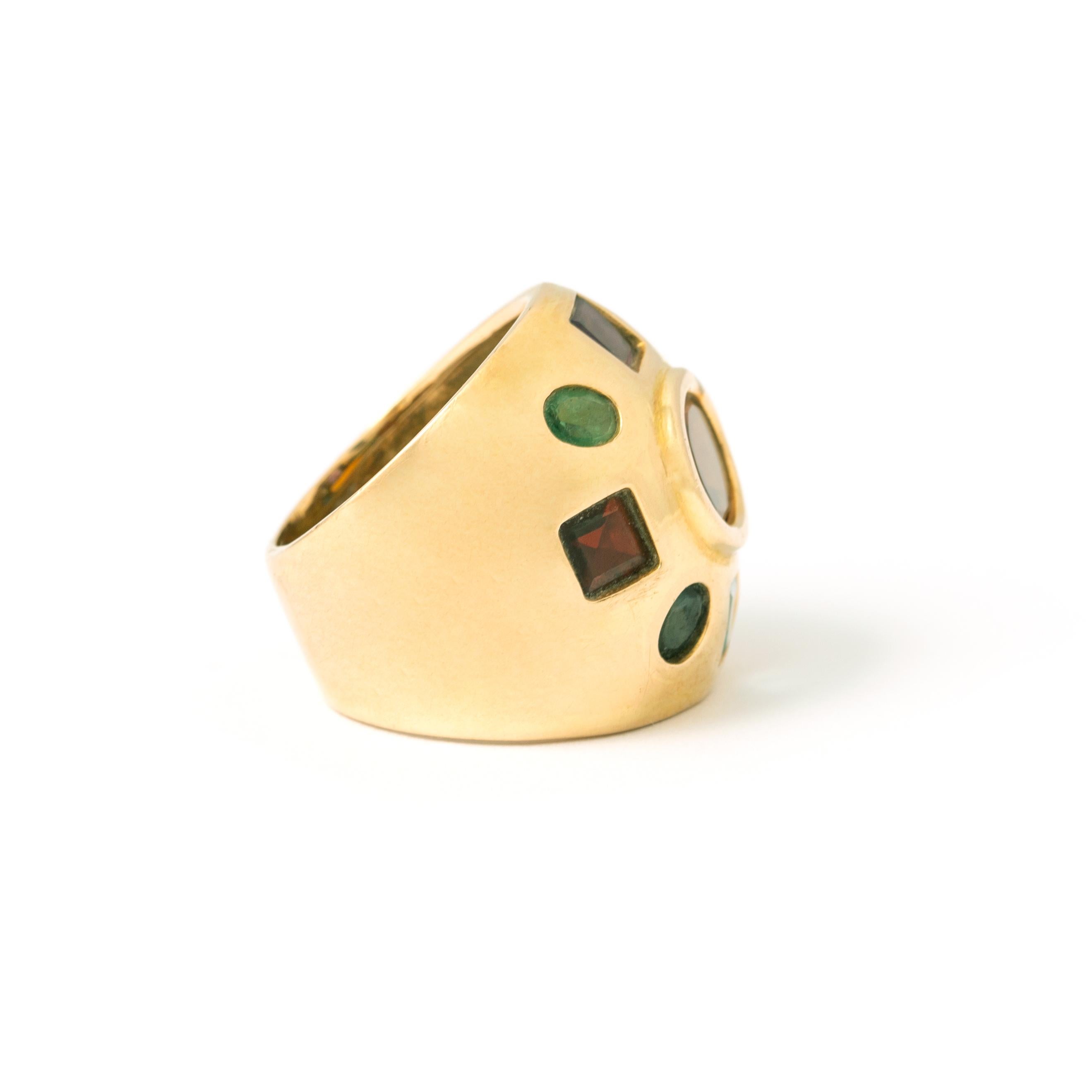 Round Cut Vintage Gems Gold Ring For Sale