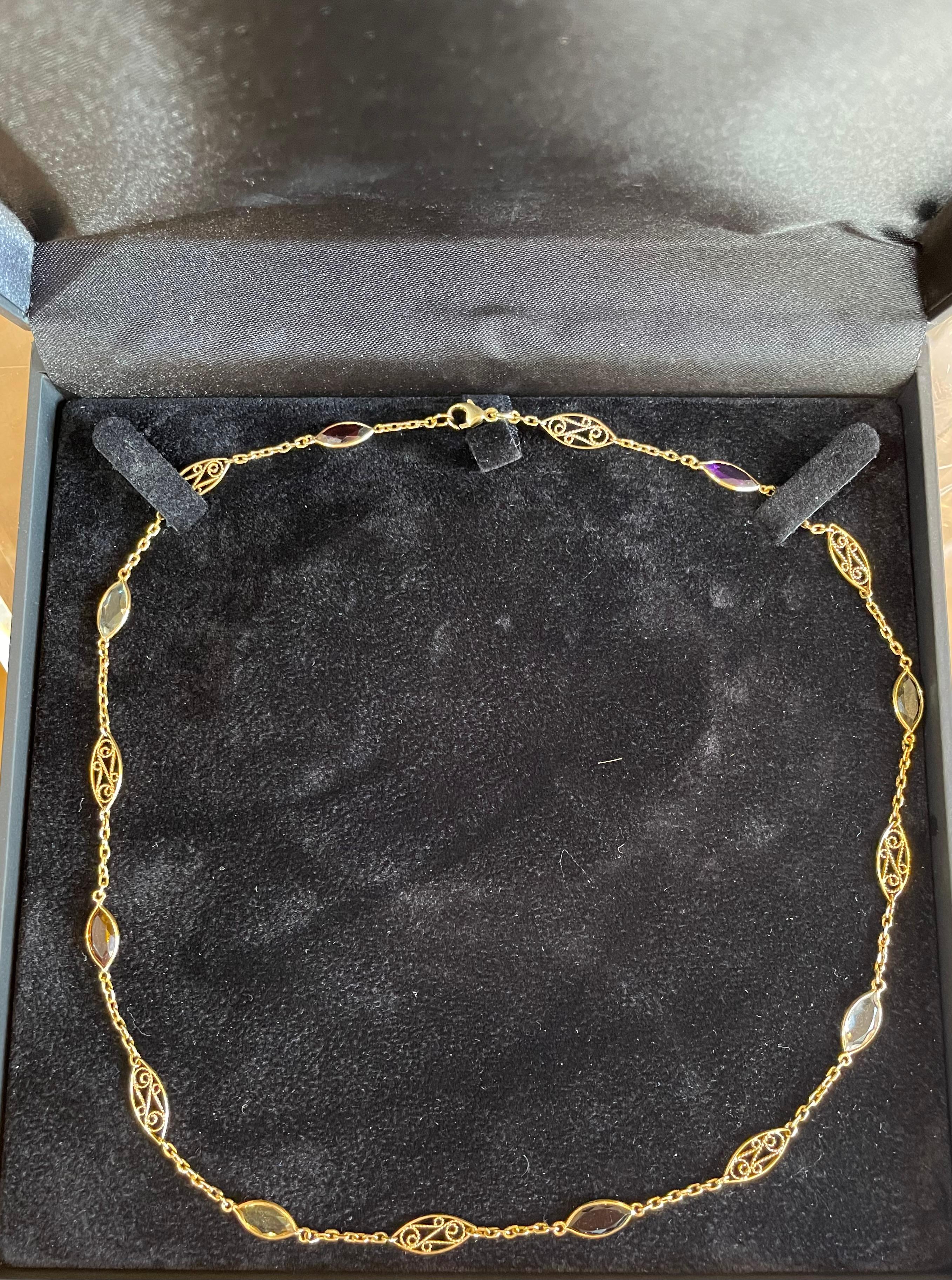 Vintage Gemstone 18 Carats Yellow Gold Filigree Necklace In Excellent Condition In Paris, FR