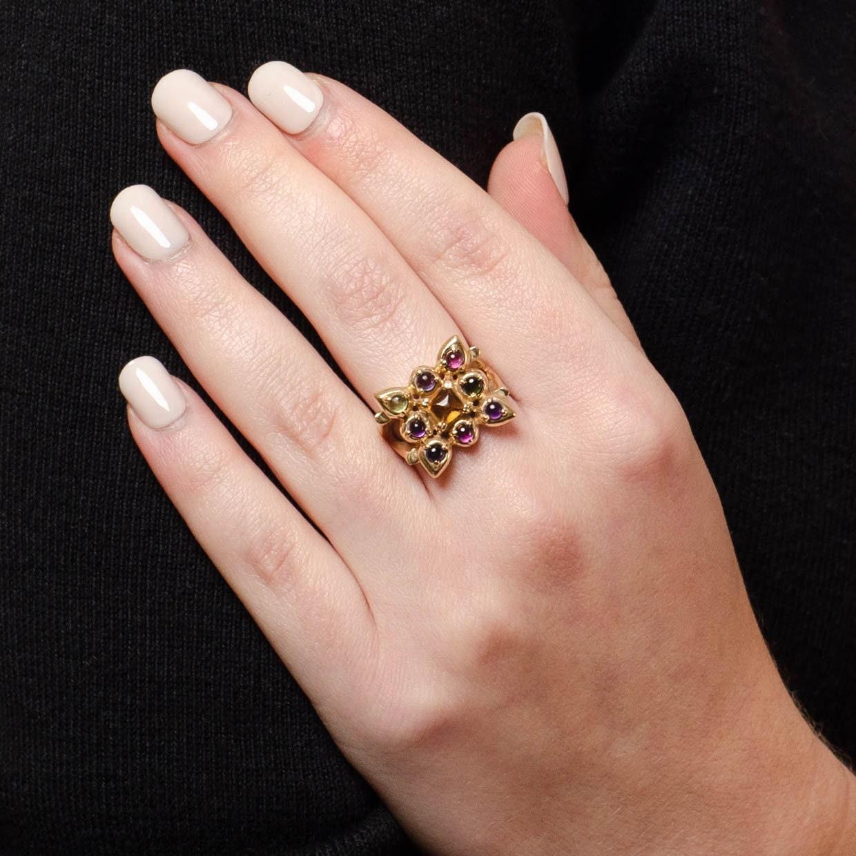 Women's Vintage Gemstone Ring of 14k Gold For Sale