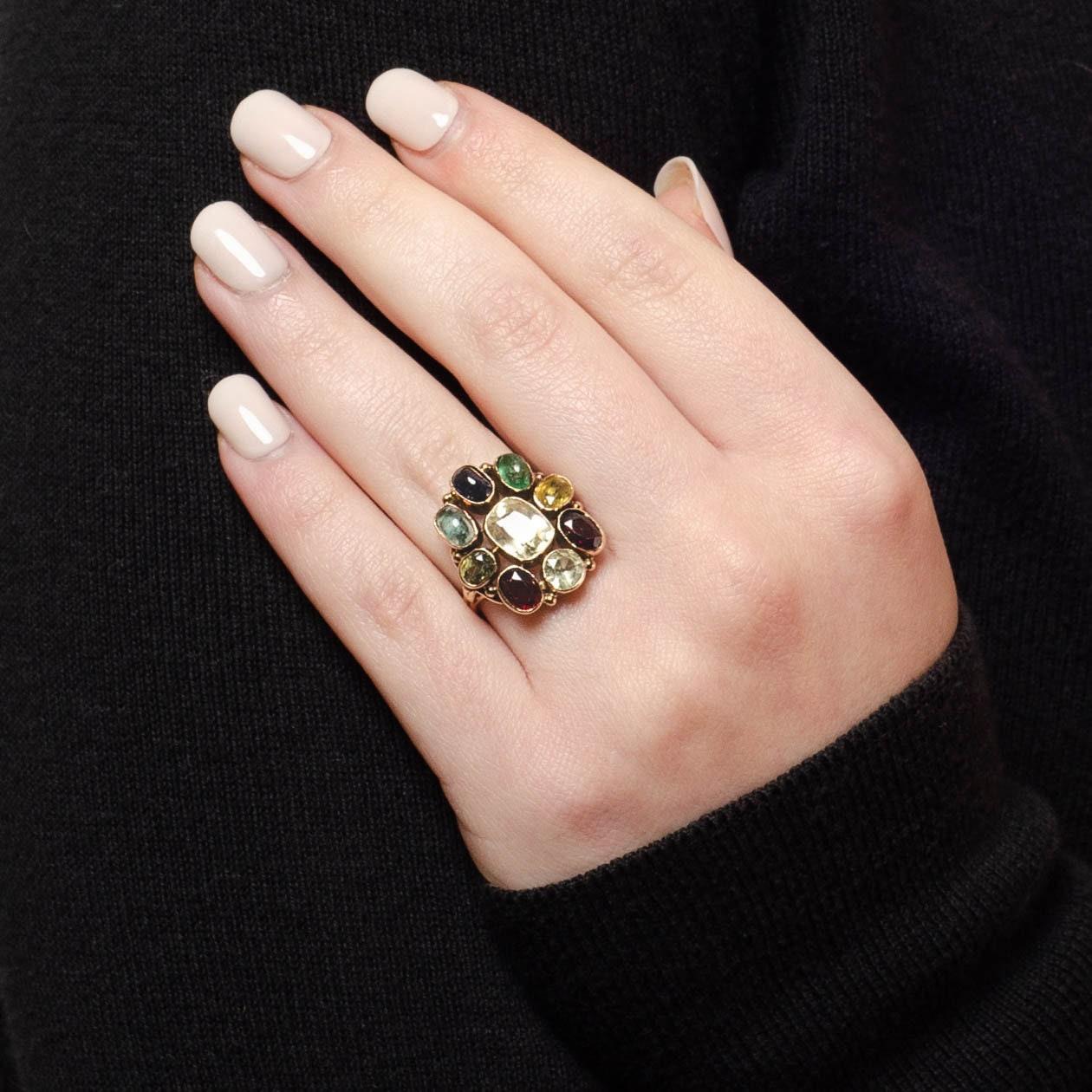 Women's Vintage Gemstone Ring of 14k Gold For Sale