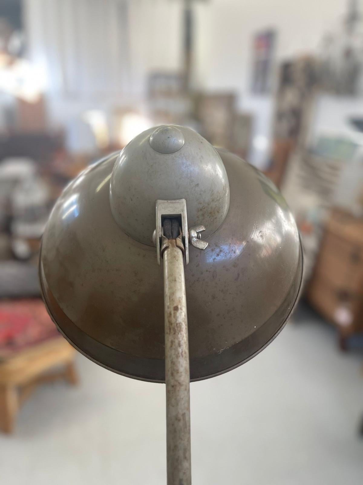 Early 20th Century Vintage General Electric Sunlamp Lm-4 Floor Lamp For Sale