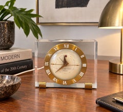 Horloge de bureau vintage « Telechron » de General Electric, en Lucite et laiton, avec alarme électrique