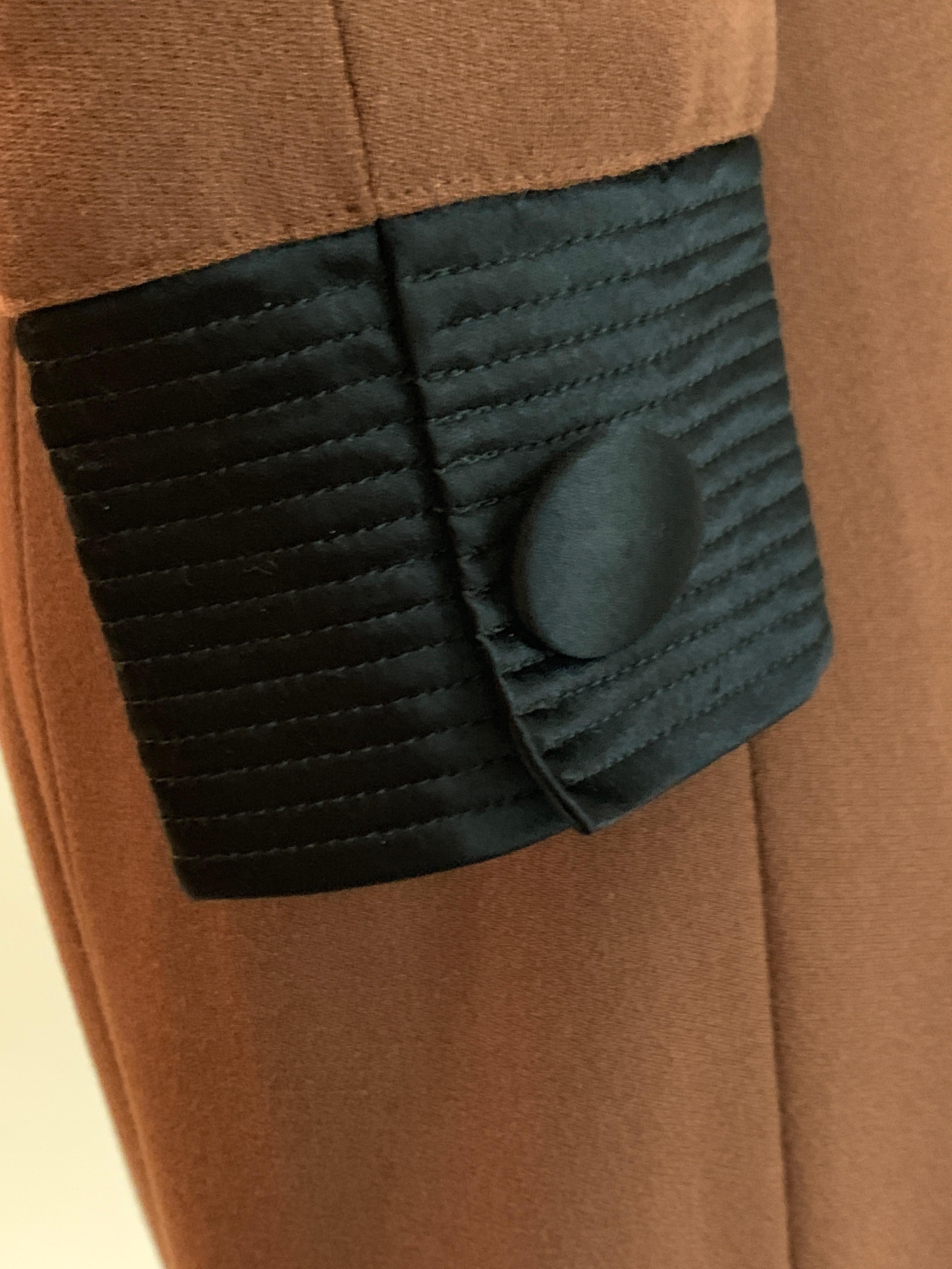 Vintage Genny Brown Wool Long Sleeve Mini Dress with Black Silk Quilted Trim In Good Condition For Sale In San Francisco, CA