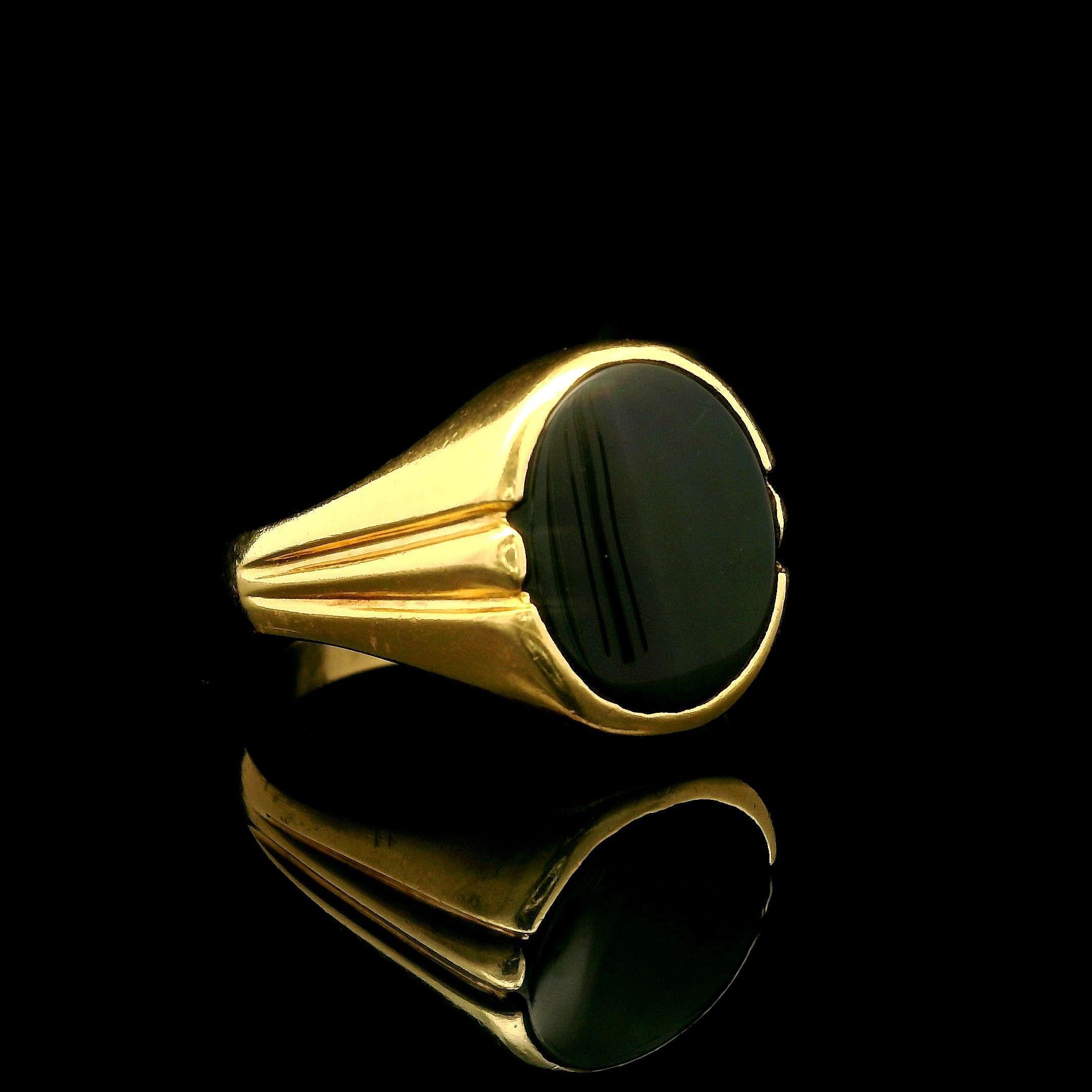 Anillo solitario de ónix negro pulido y ovalado de oro amarillo de 18 quilates para caballeros vintage Corte oval