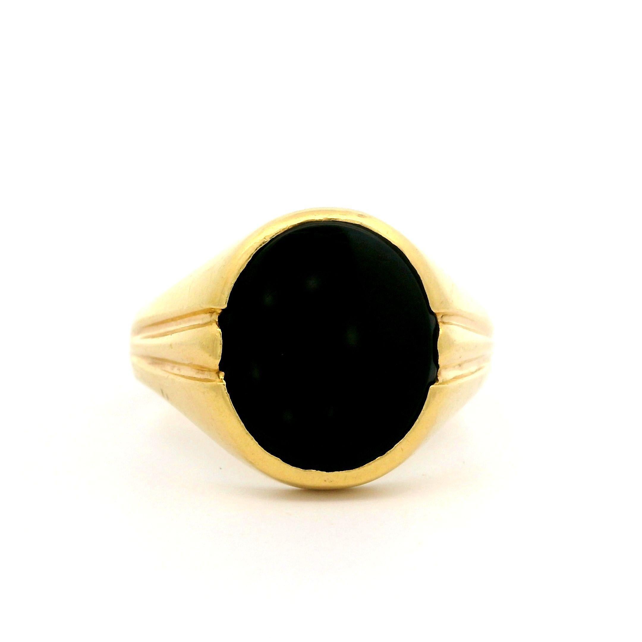 Anillo solitario de ónix negro pulido y ovalado de oro amarillo de 18 quilates para caballeros vintage 1