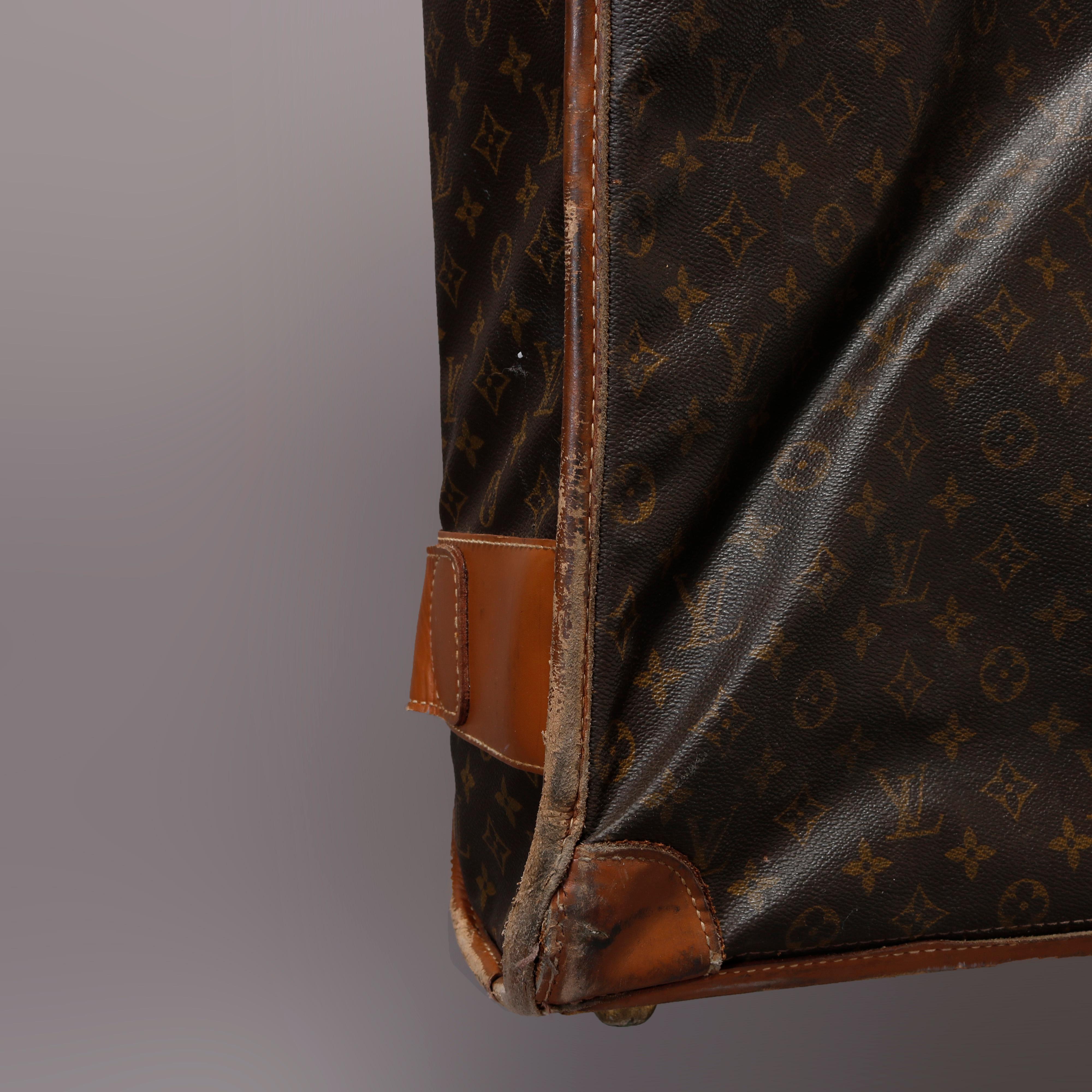 Vintage Genuine French Folding Louis Vuitton Garment Bag, 20th Century 9