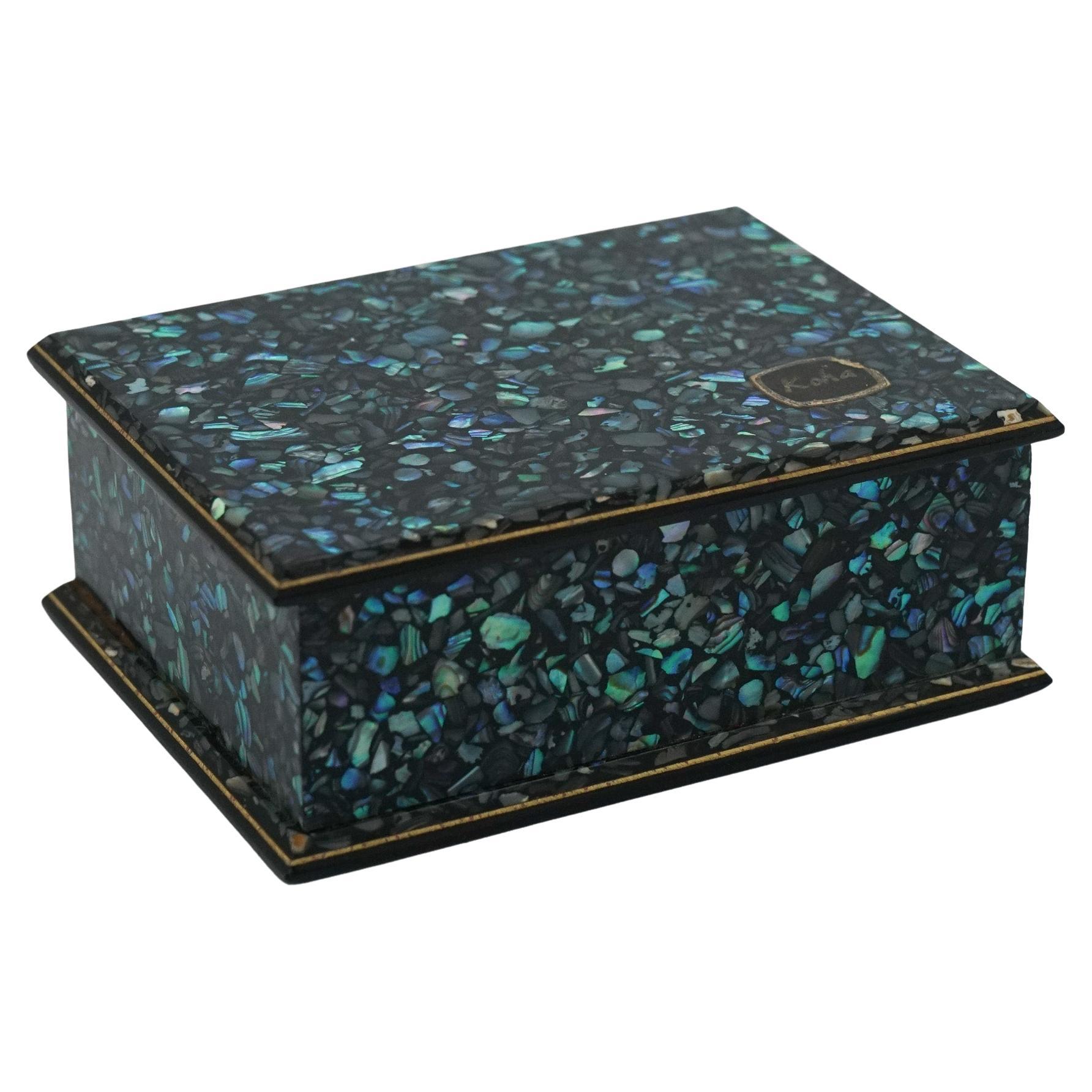 VINTAGE GENUiNE PAUA SHELL ABALONE TRINKET JEWELERY STORAGE BOX FROM NEW ZEALAND