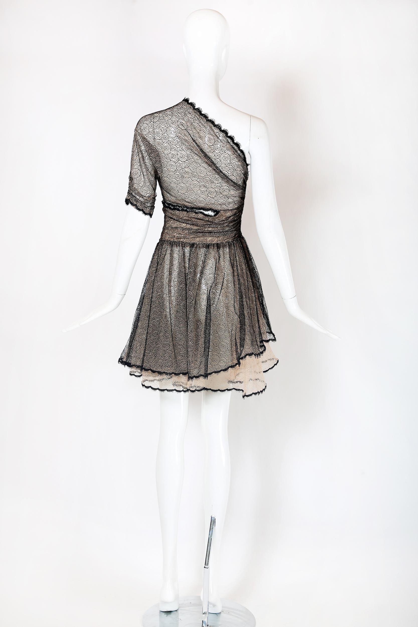  Mini-robe vintage Geoffery Beene en dentelle asymétrique avec découpes à la taille Pour femmes 