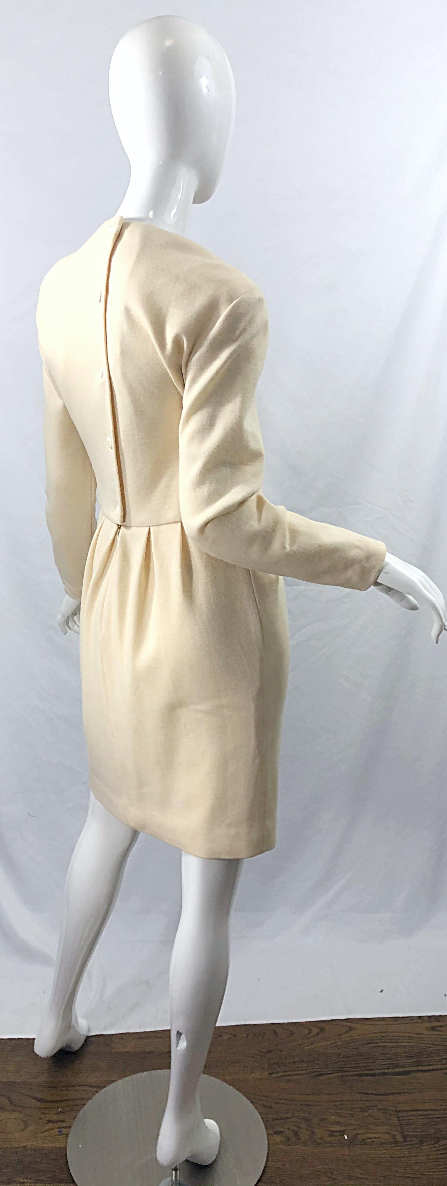 Vintage Geoffrey Beene for Bergdorf Goodman Size 10 Ivory Off White Wool Dress For Sale 5