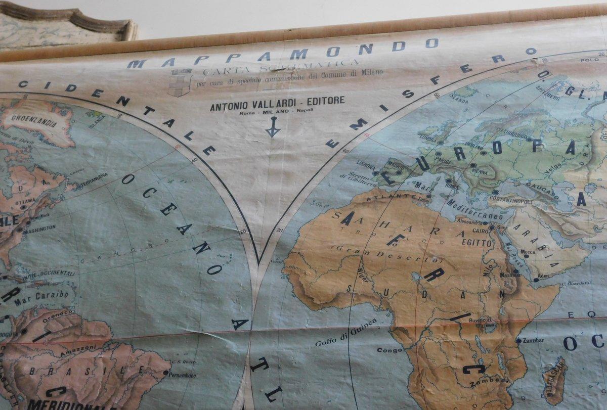 Italian Vintage Geographical Map of the World Map, Vallardi Milan, Early 20th Century For Sale