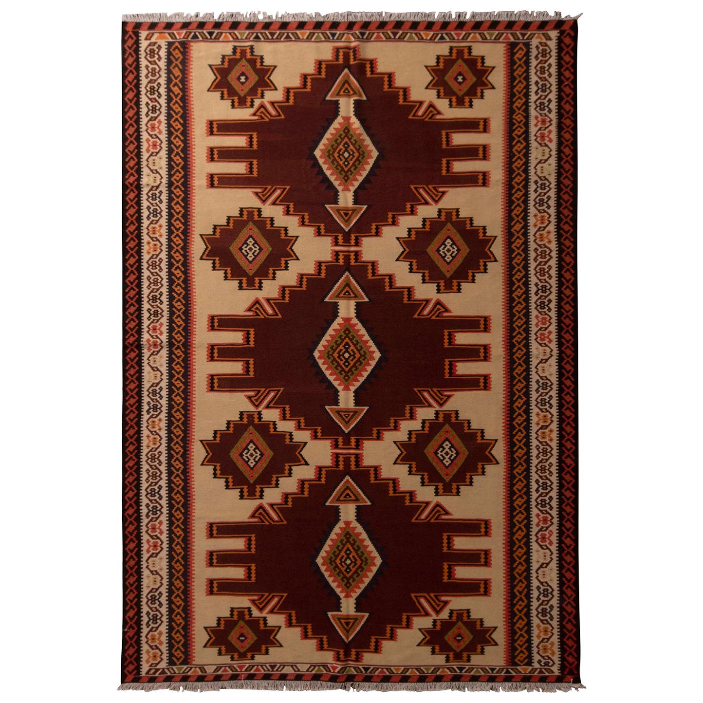 Geometrischer persischer Aserbaidschanischer Kelim aus Wolle in Beige, Braun und Rot von Teppich & Kelim