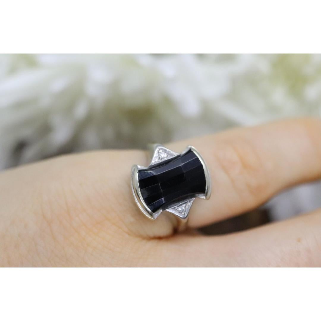 Donna Anello geometrico d'epoca in onice nera e oro 14k con diamanti. Sz 3.5 in vendita