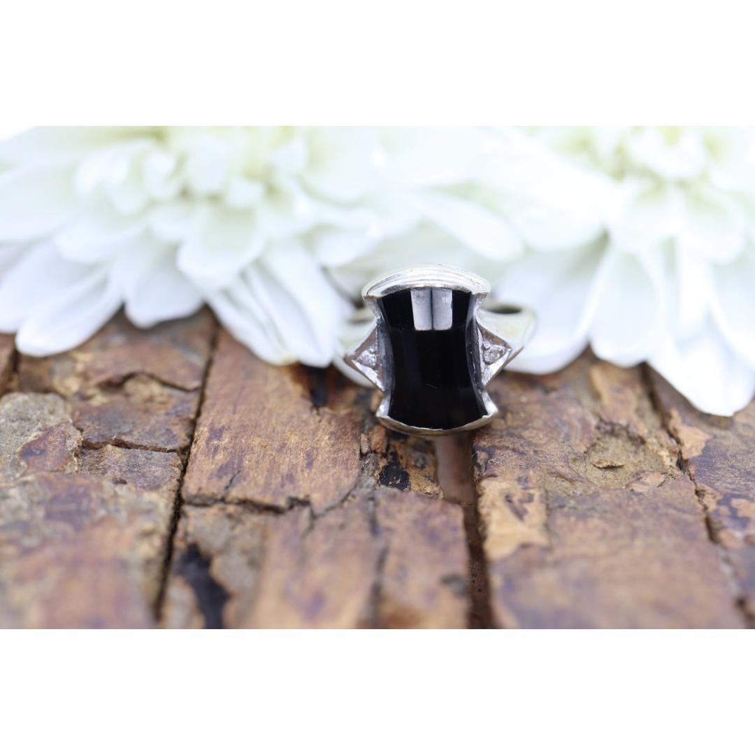 Anello geometrico d'epoca in onice nera e oro 14k con diamanti. Sz 3.5 in vendita 1