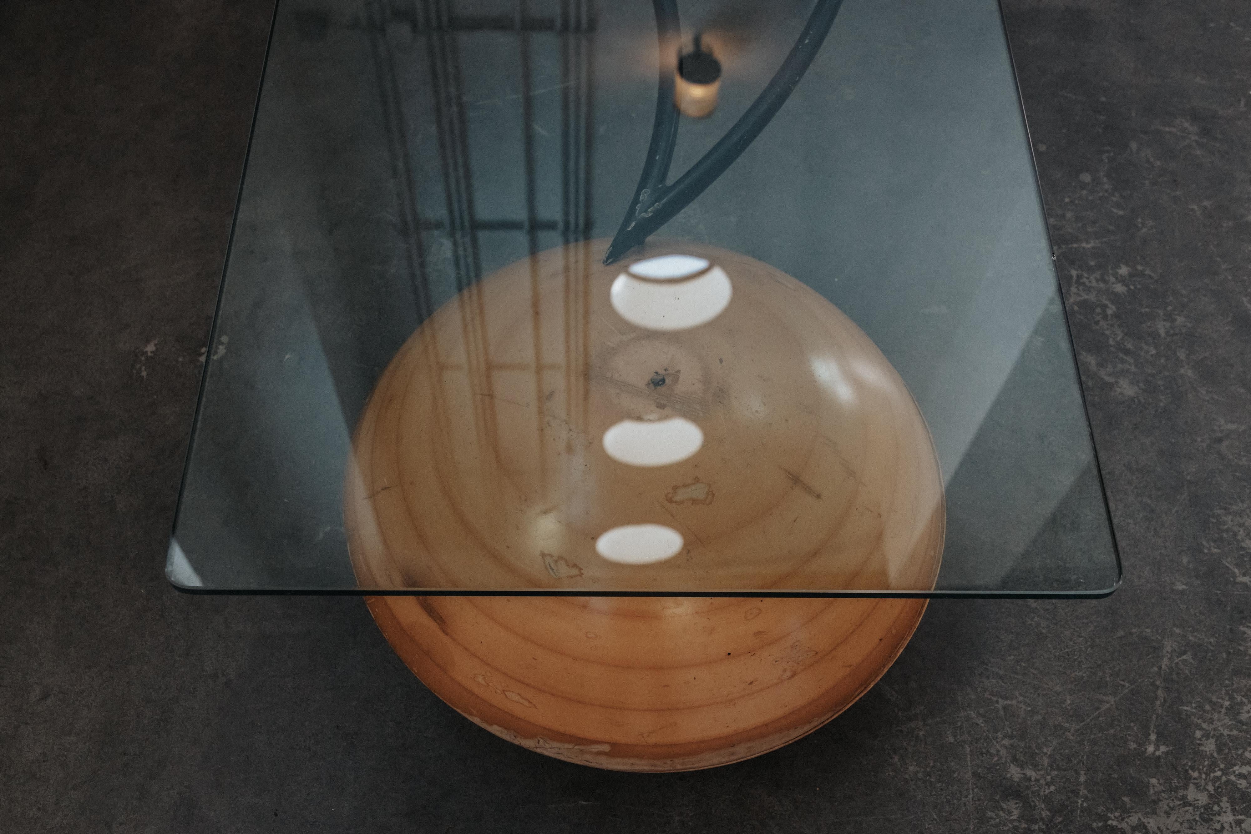 Table basse géométrique en verre de France, vers 1960 en vente 1