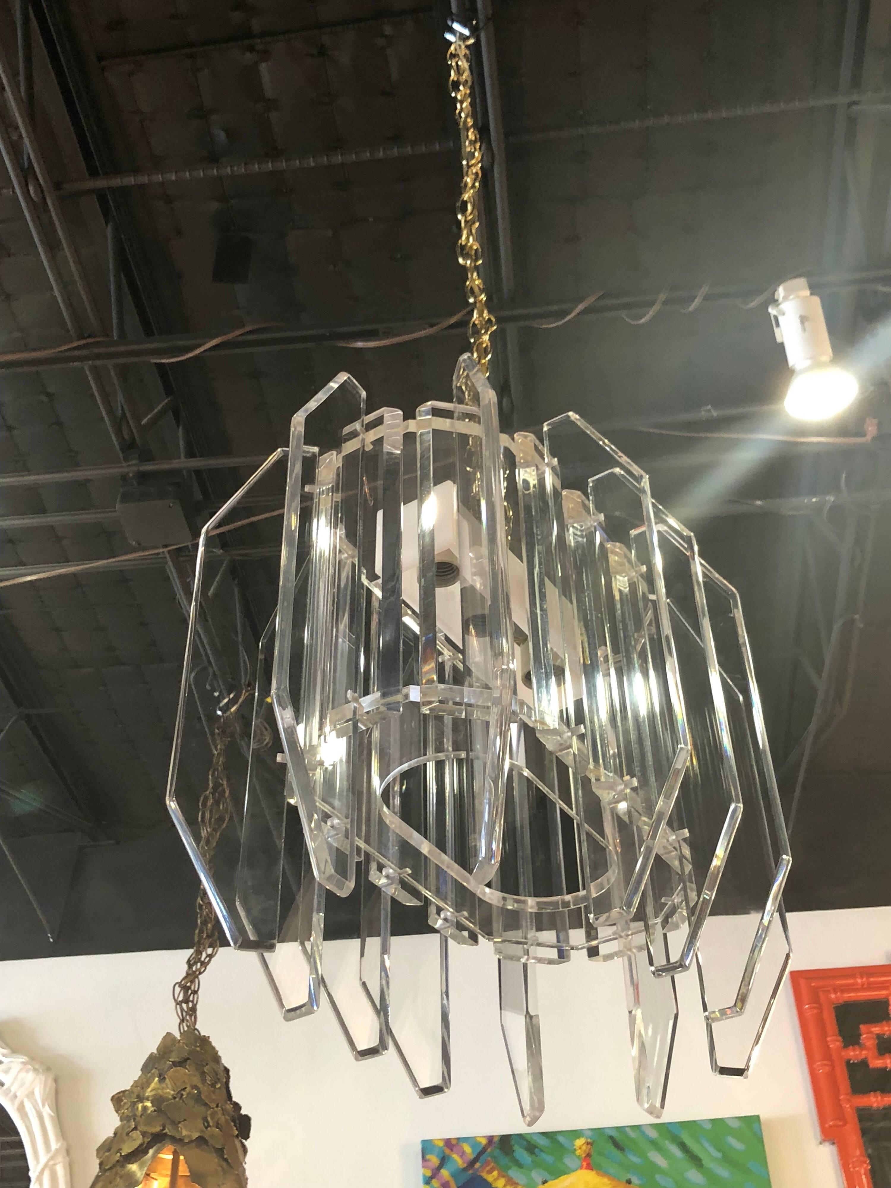 Vintage Geometric Lucite Chandelier In Excellent Condition For Sale In West Palm Beach, FL