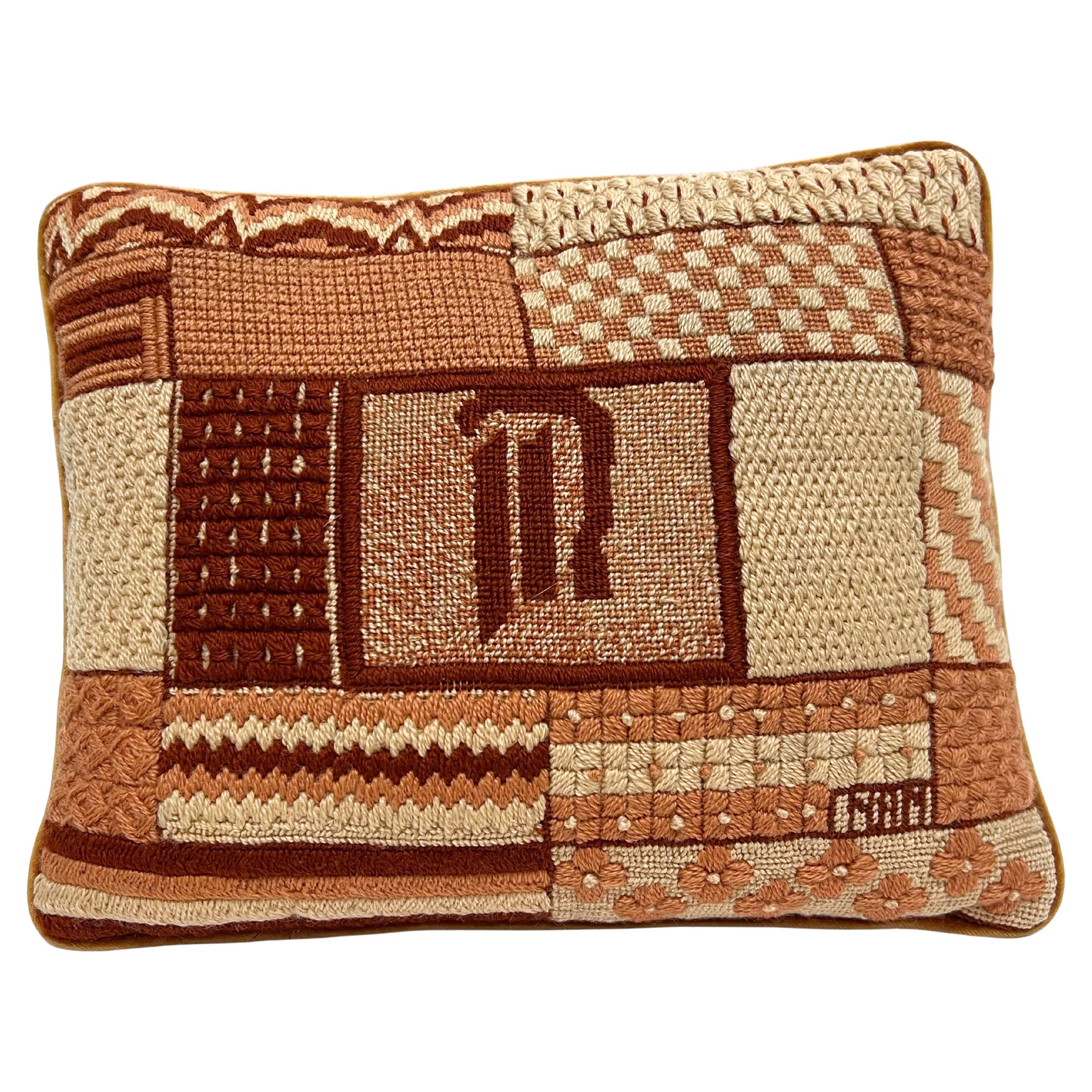 Vintage Geometric Needlepoint-Kissen