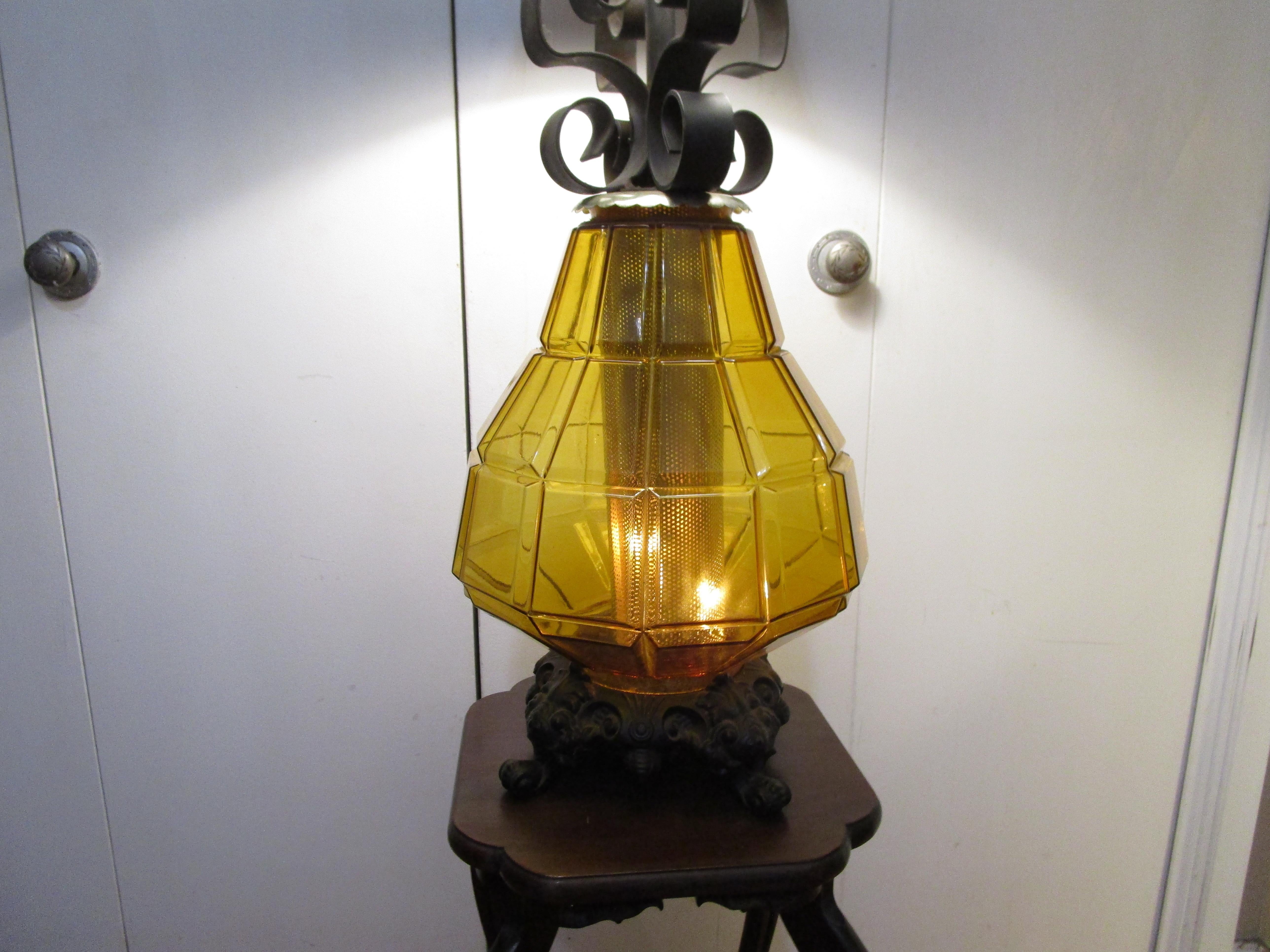 American Vintage Geometric Pressed Amber Glass Lamp with Incandescent Cylinder  For Sale