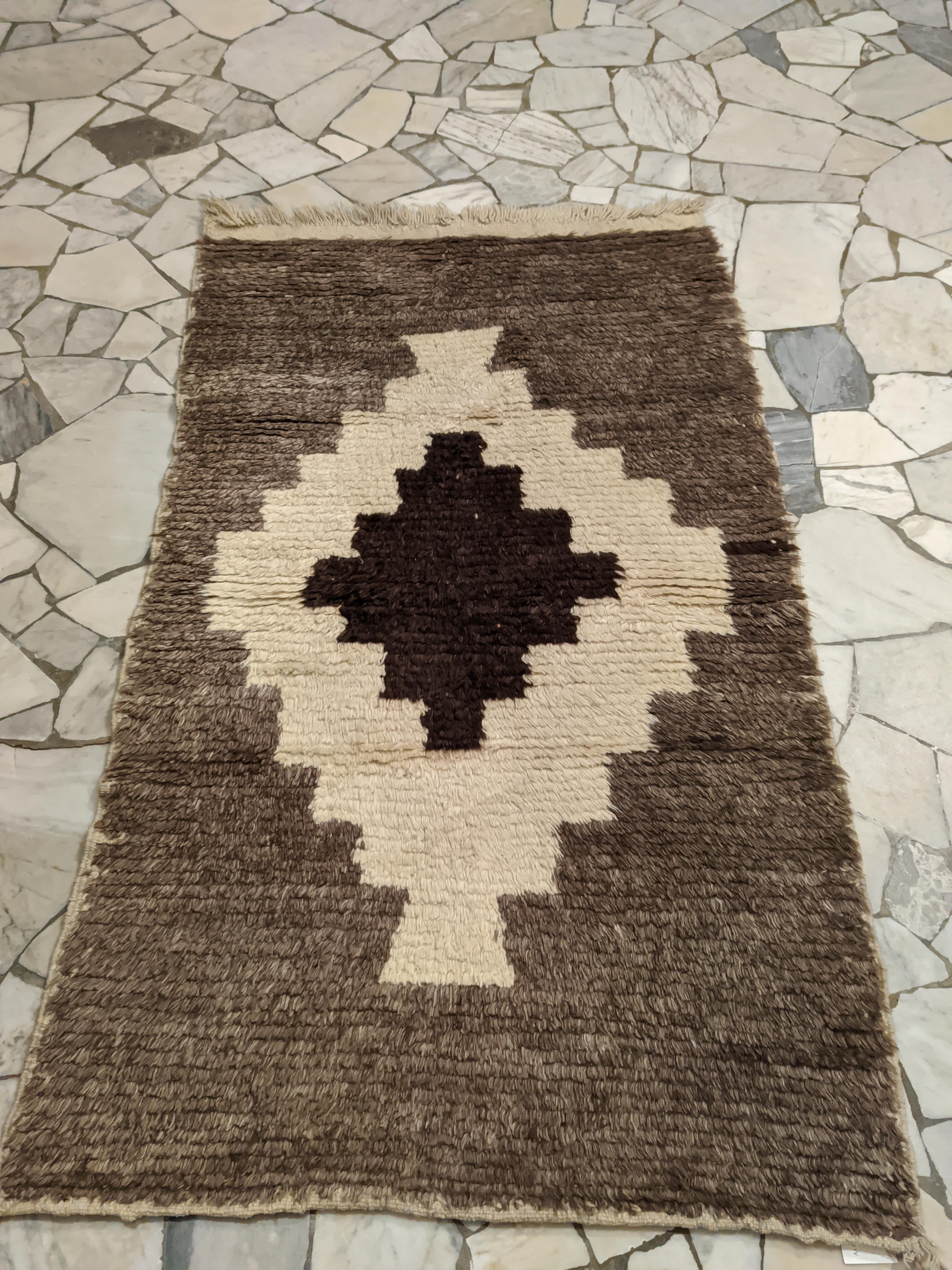 Hand-Knotted Vintage Geometric Turkish Tulu Rug in Mocha Colours, 1930's For Sale