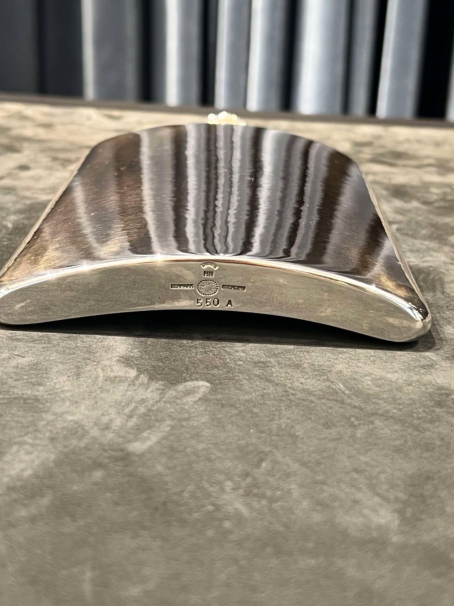 Vintage Georg Jensen Petaca extra grande 550A Pulido en venta