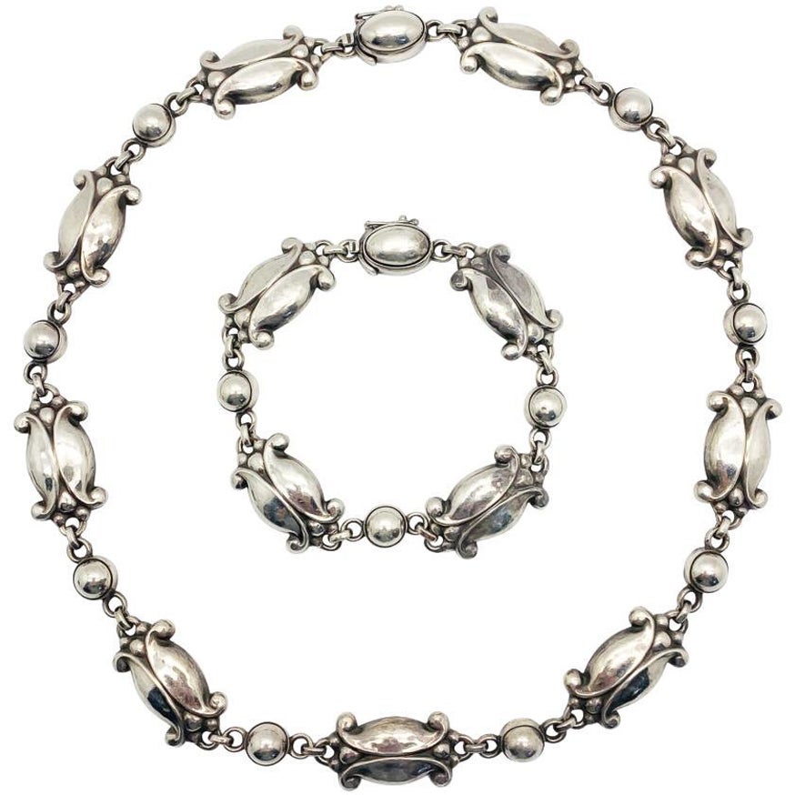 VINTAGE GEORG JENSEN MOONLIGHT BLOSSOM 1955 
1956 London HM Necklace 
Bracelet