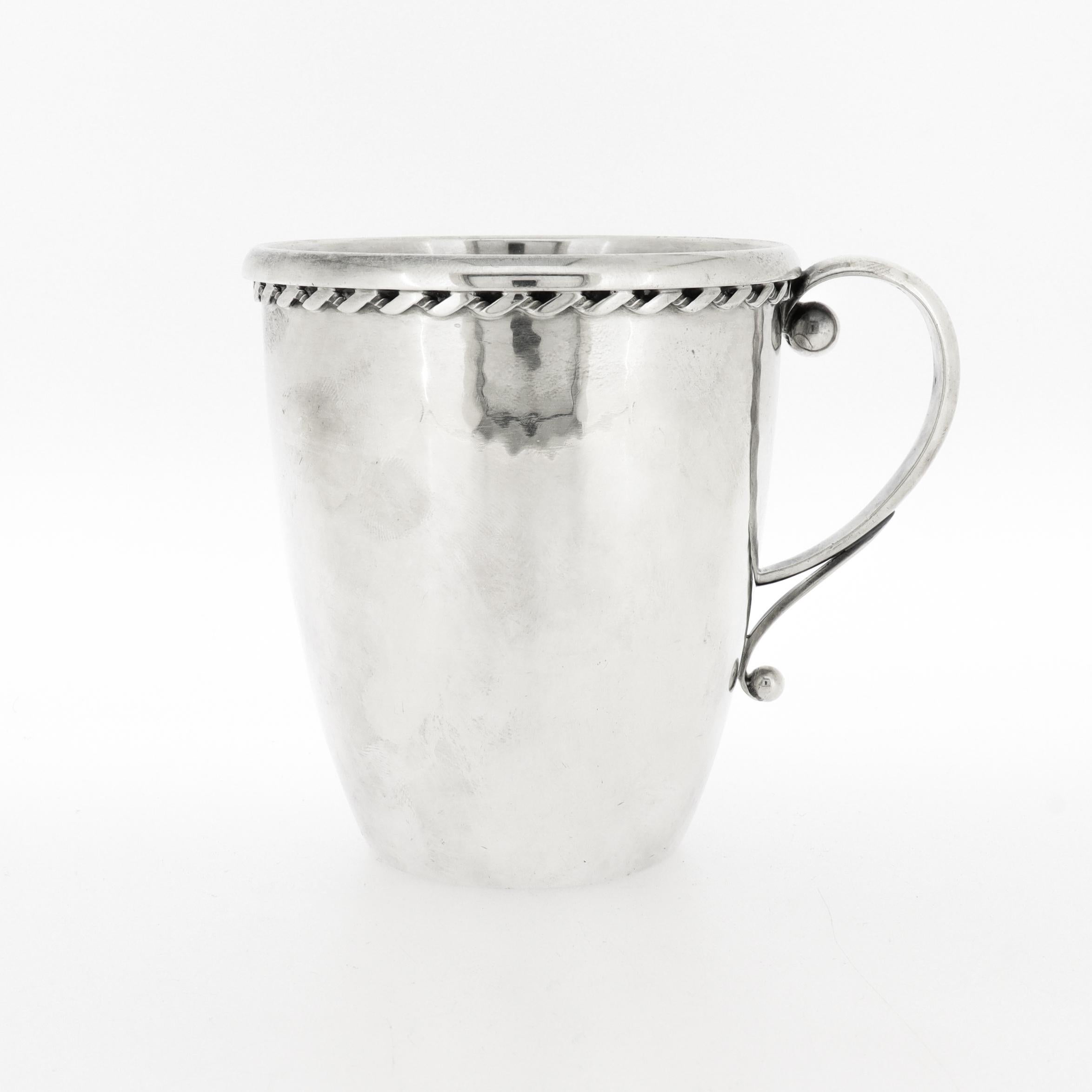 Vintage Georg Jensen Sterling Silber Blossom Child's Cup oder Becher Nr. 452 (Skandinavische Moderne) im Angebot