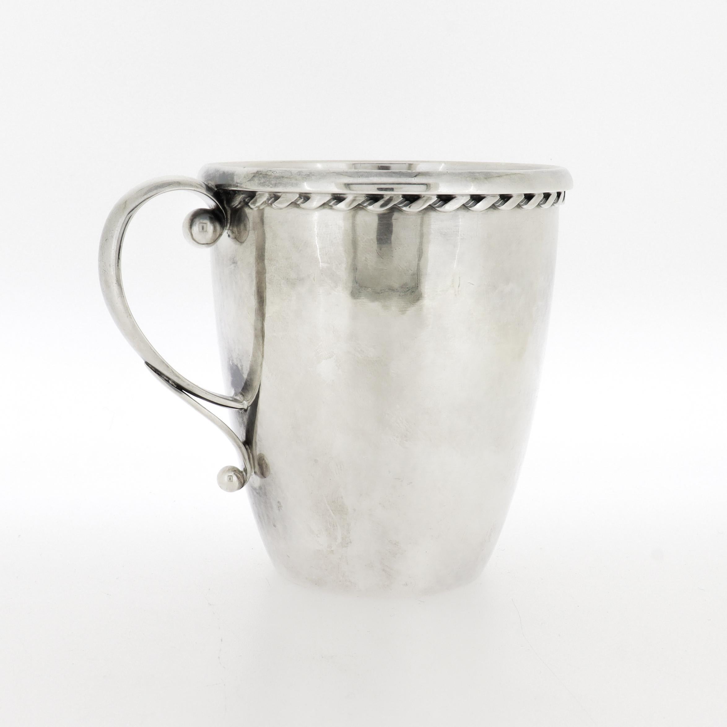 Vintage Georg Jensen Sterling Silber Blossom Child's Cup oder Becher Nr. 452 im Zustand „Gut“ im Angebot in Philadelphia, PA