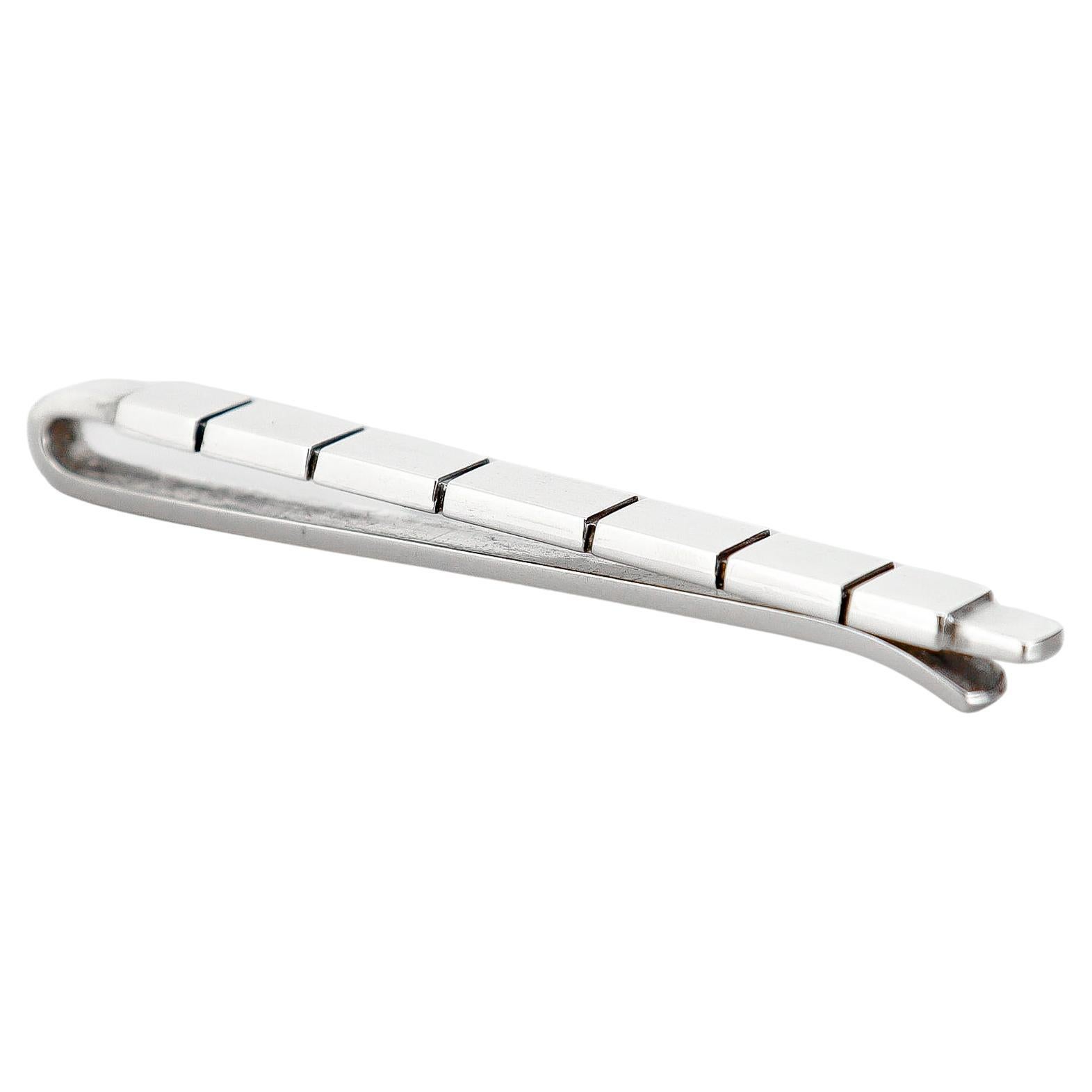 When should a man wear cufflinks?