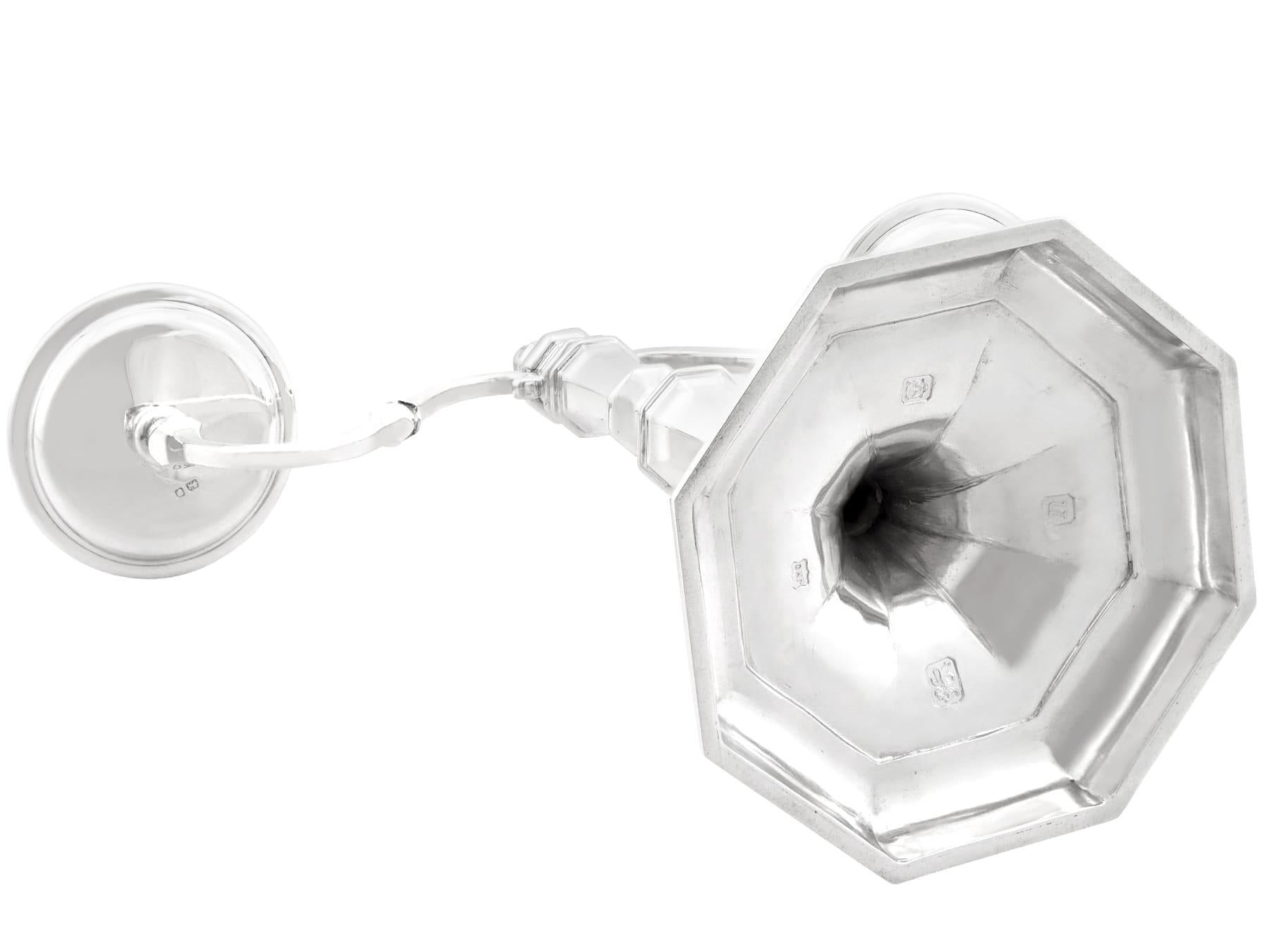 Candelabro a due luci in argento sterling in stile Giorgio I (1968) in vendita 6