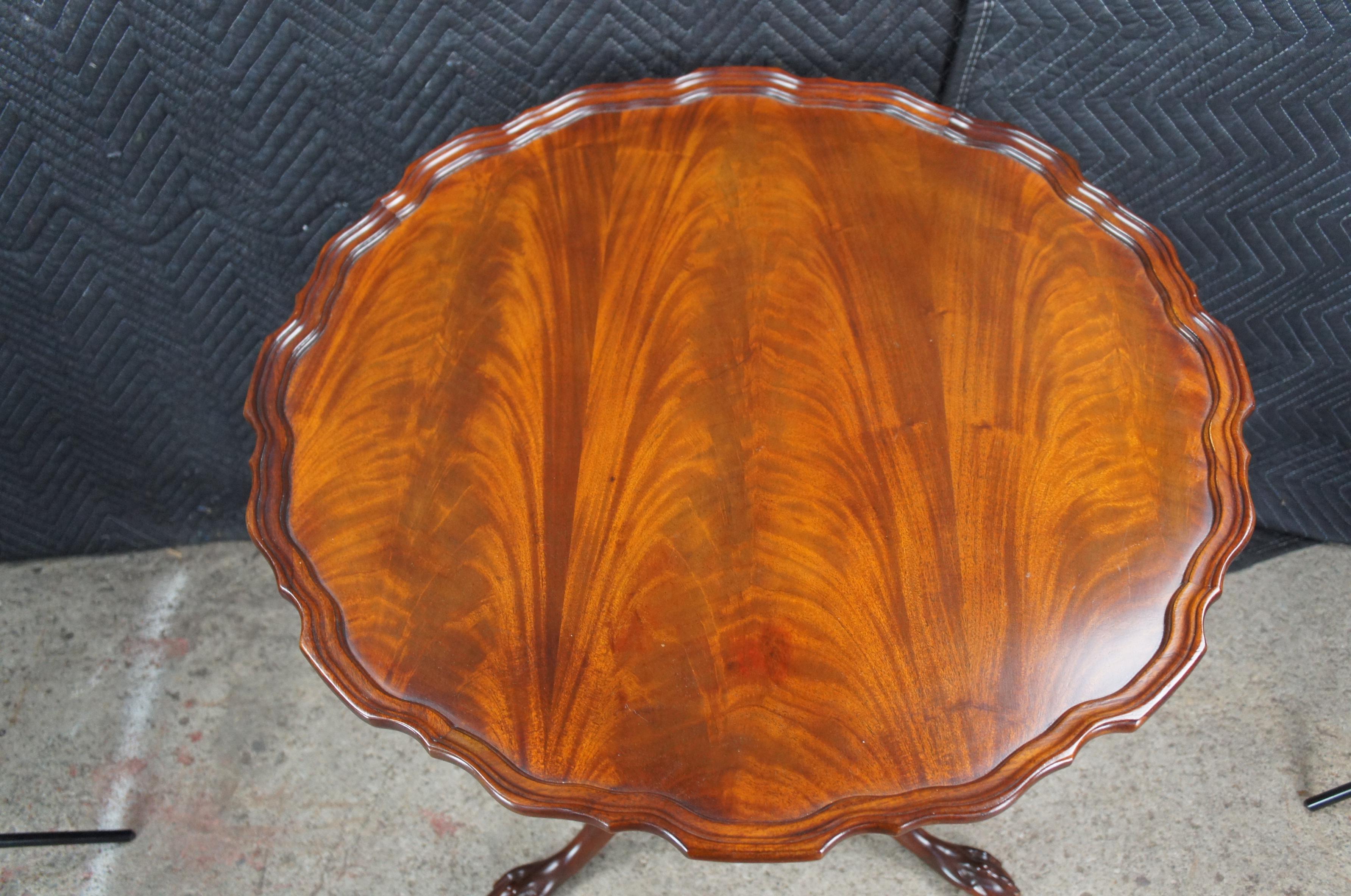 Mesa de té basculante de caoba de llama americana estilo vintage Jorge II siglo XX en venta