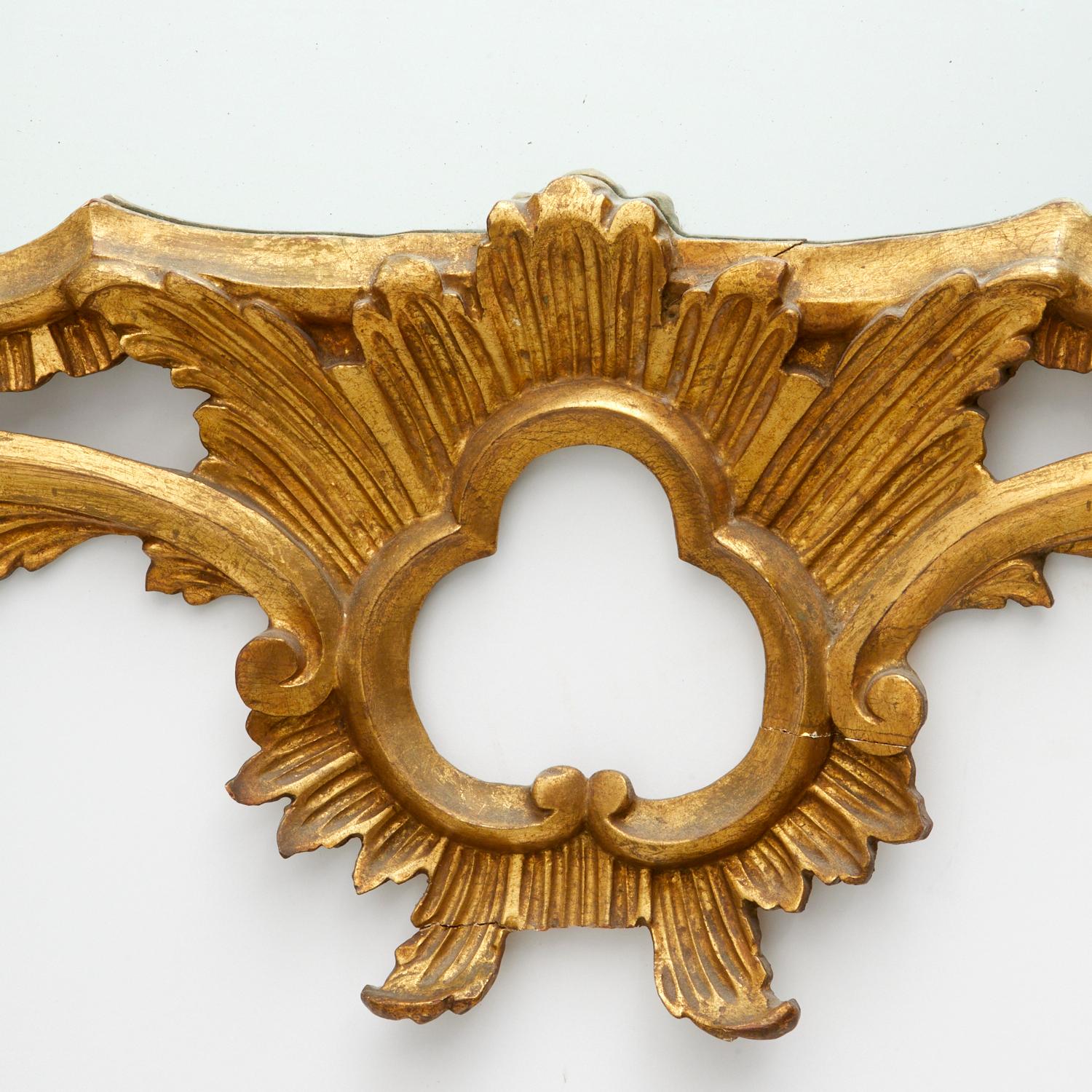 Mid-20th Century Vintage George III Style Carved Giltwood Wall Mirror For Sale