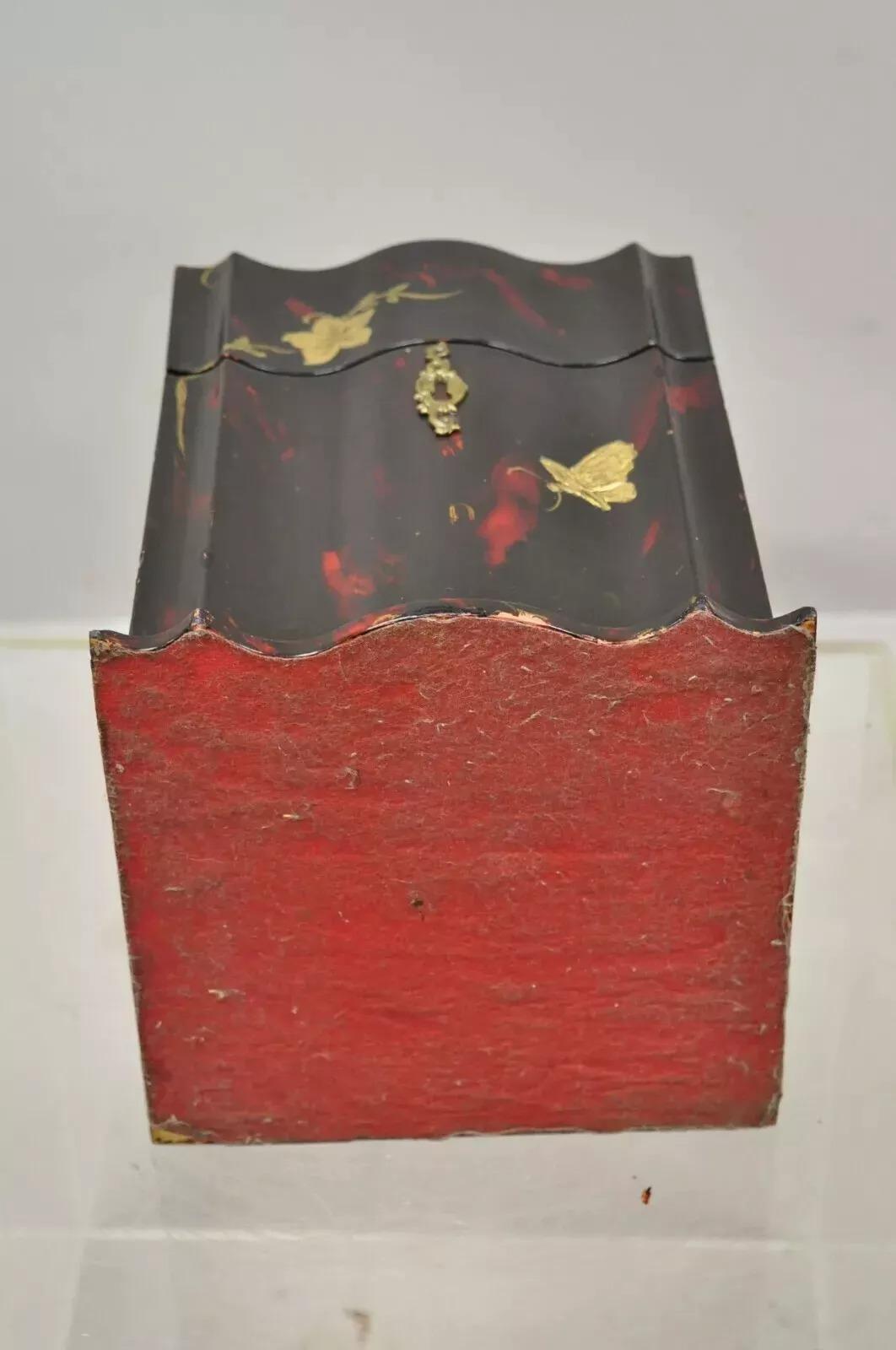 Boîte à coute à fleurs de papillons en bois laqué peinte à la main de style George III en vente 5