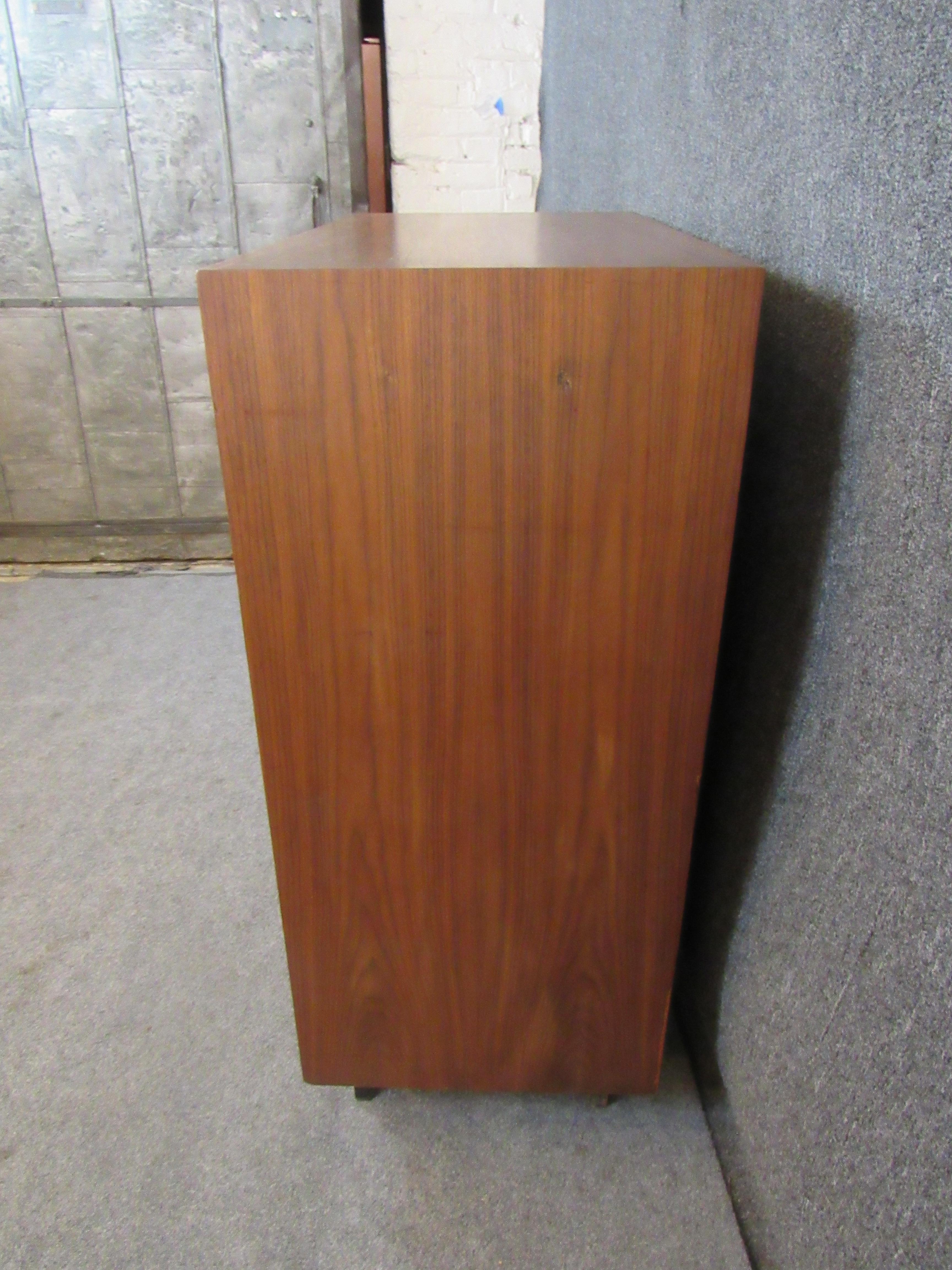 Vintage George Nelson Tall Dresser by Herman Miller In Good Condition For Sale In Brooklyn, NY