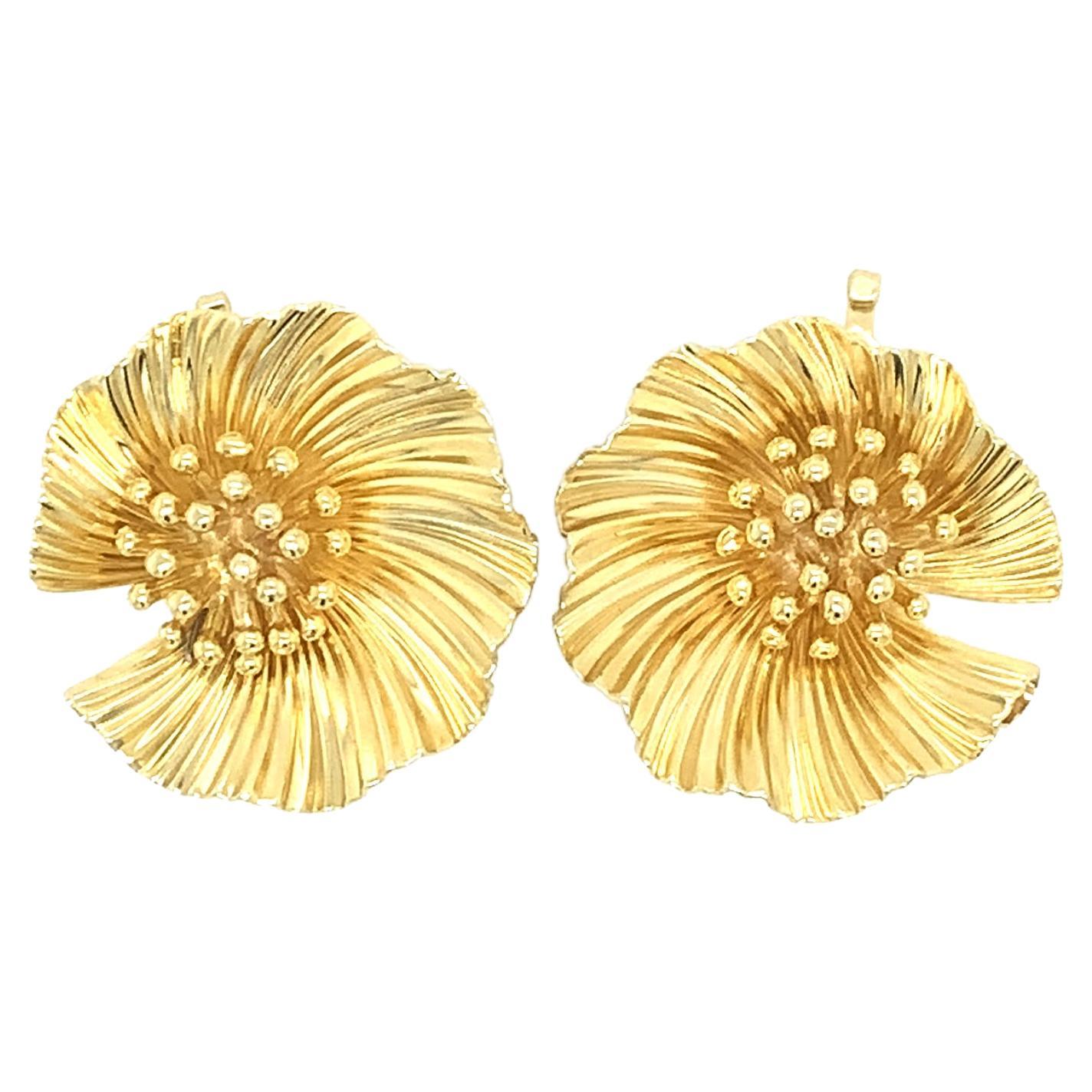 Vintage George Schuler McTeigue Ruffled Flower Gold Clip-on Earrings For Sale