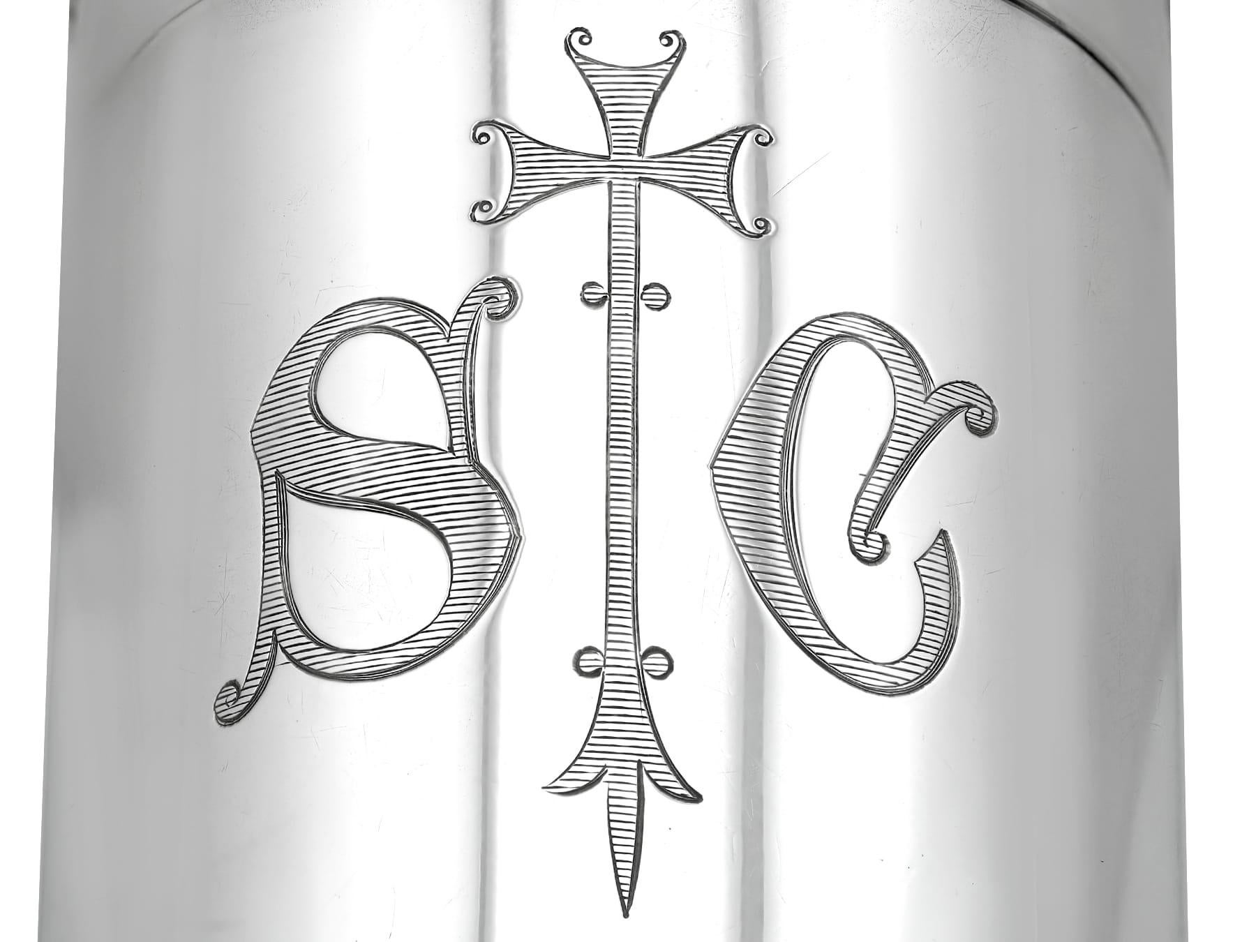 Vintage George VI Sterling Silver Communion Set  For Sale 4