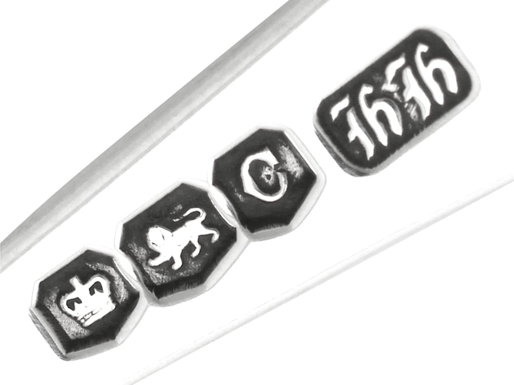 Metà XX secolo Colino da tè in argento sterling Giorgio VI del XX secolo in vendita