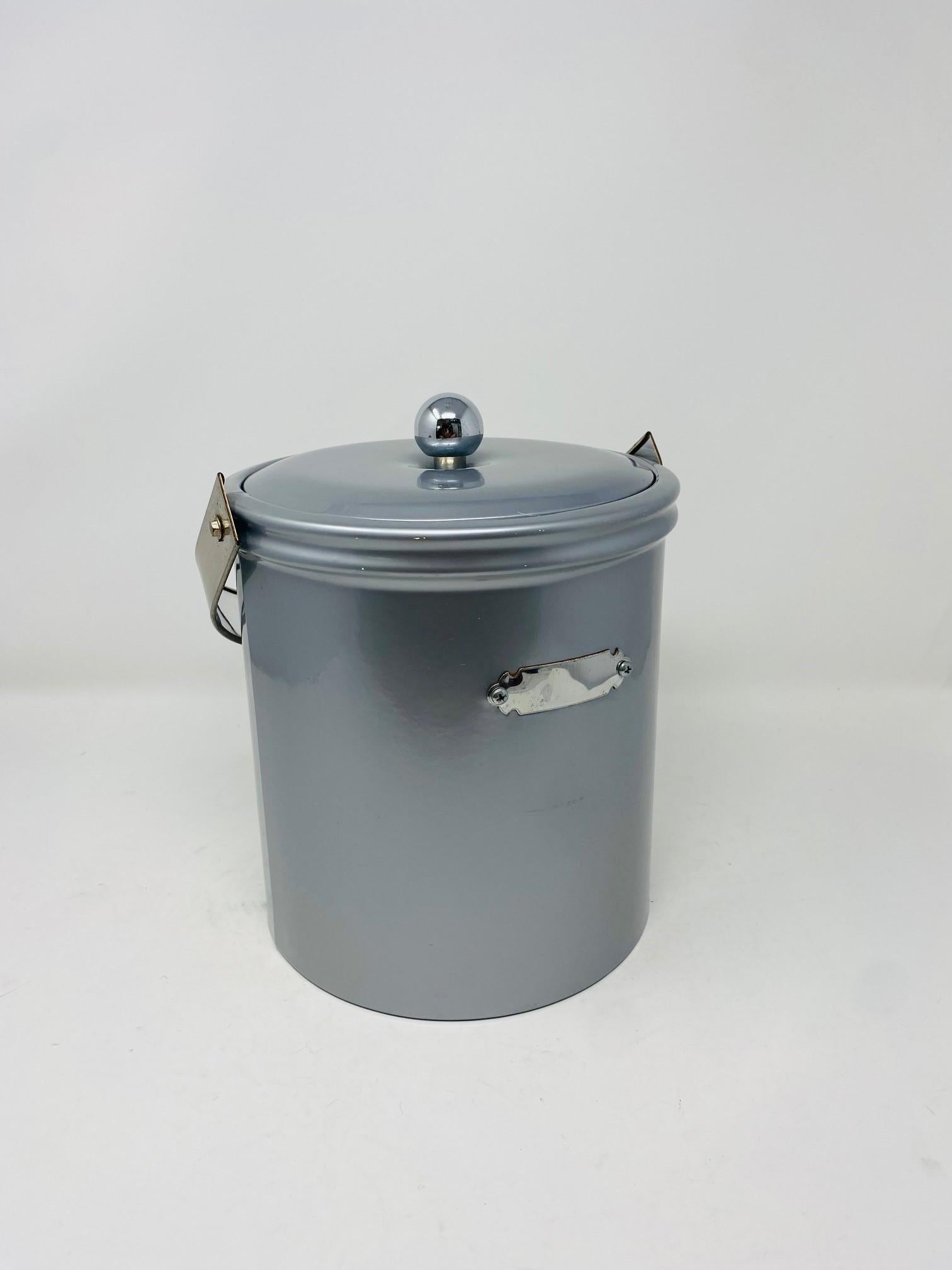American Vintage Georges Briard 1970s Silver Monochrome Ice Bucket For Sale