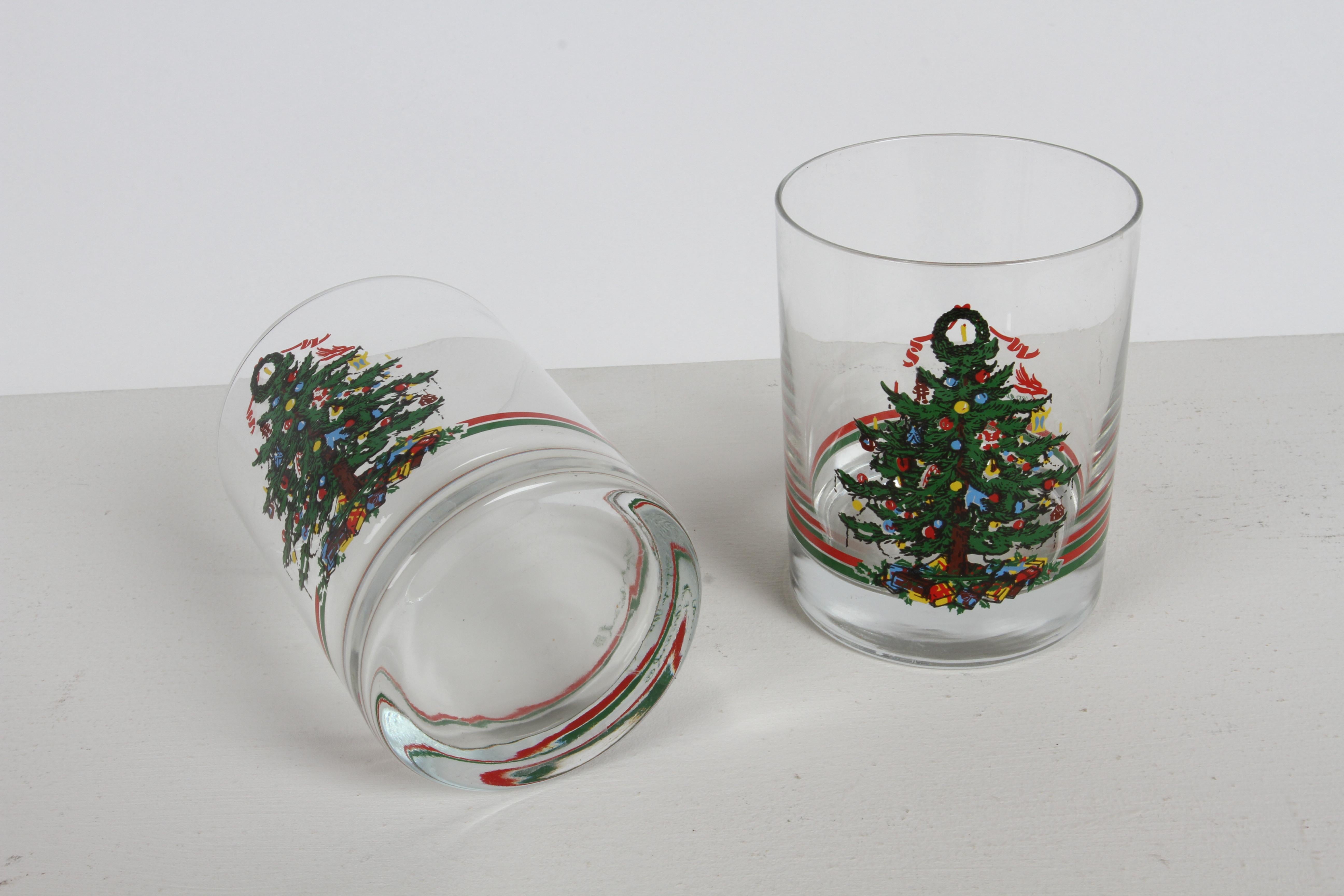 Mid-Century Modern Vintage Georges Briard Christmas Tree Holiday Theme Low Ball Bar Glasses Set - 5 For Sale