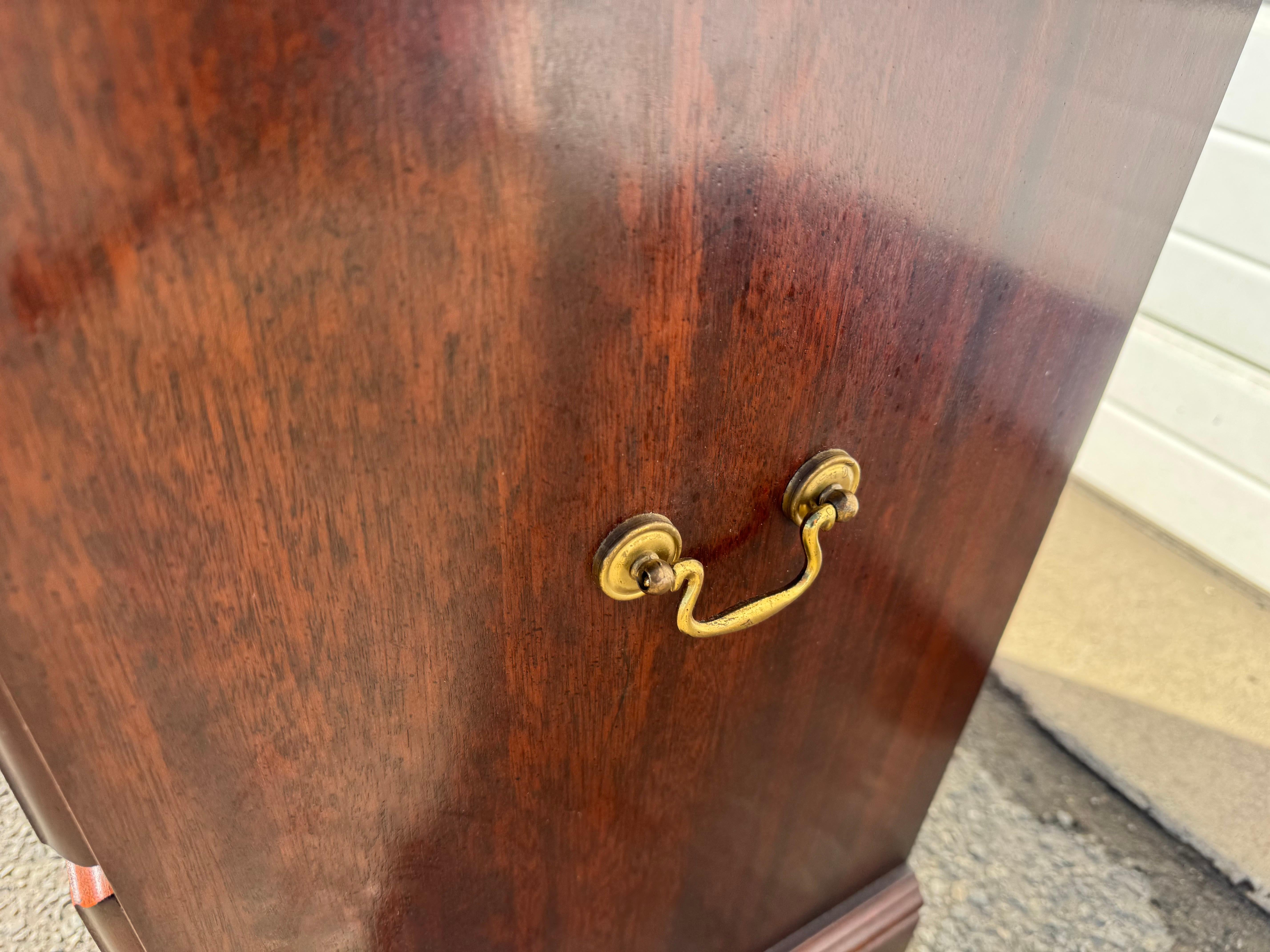 Comodino georgiano d'epoca in mogano nero / Cassettiera d'argento a 4 cassetti in vendita 5