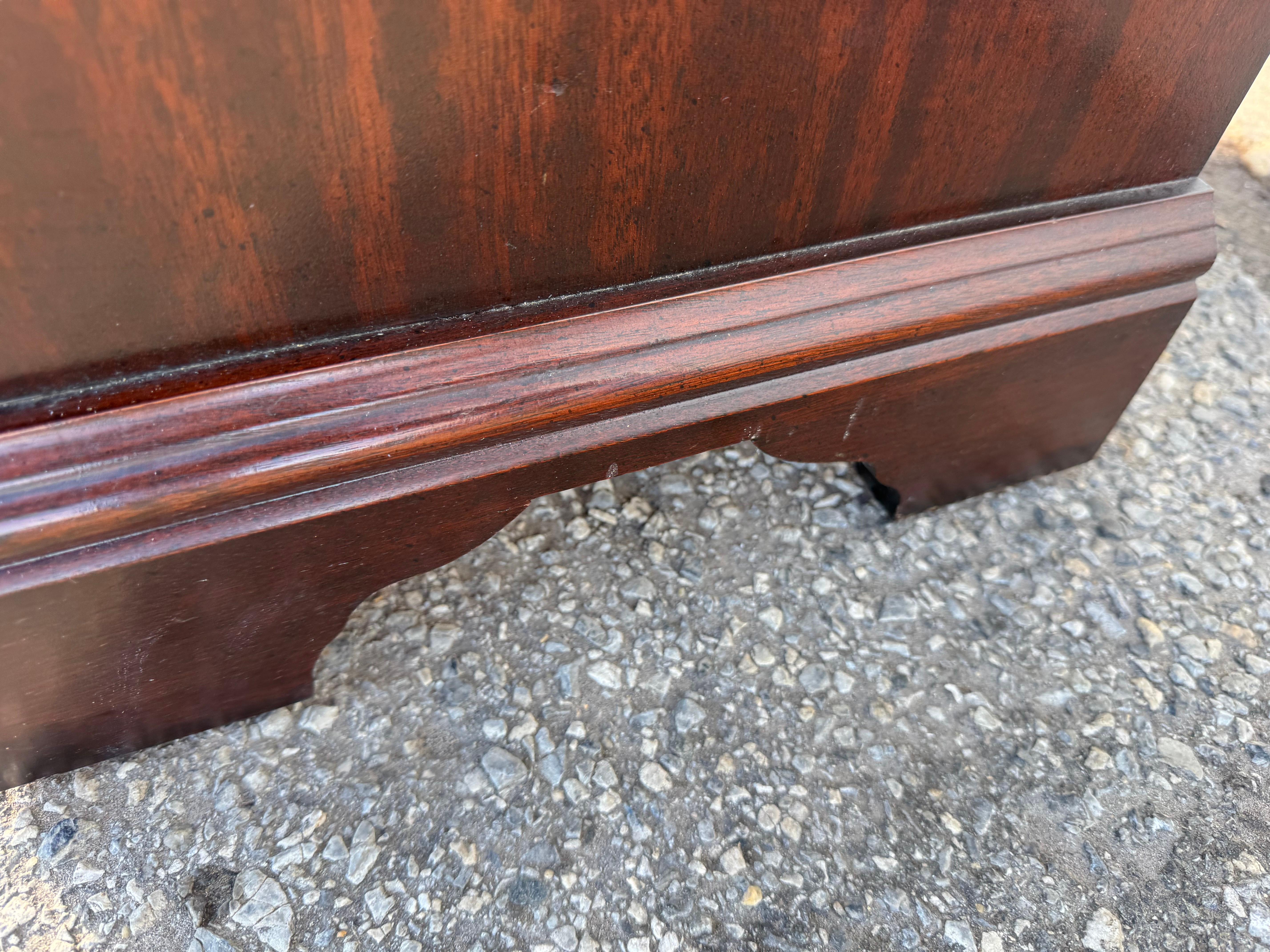 Comodino georgiano d'epoca in mogano nero / Cassettiera d'argento a 4 cassetti in vendita 7