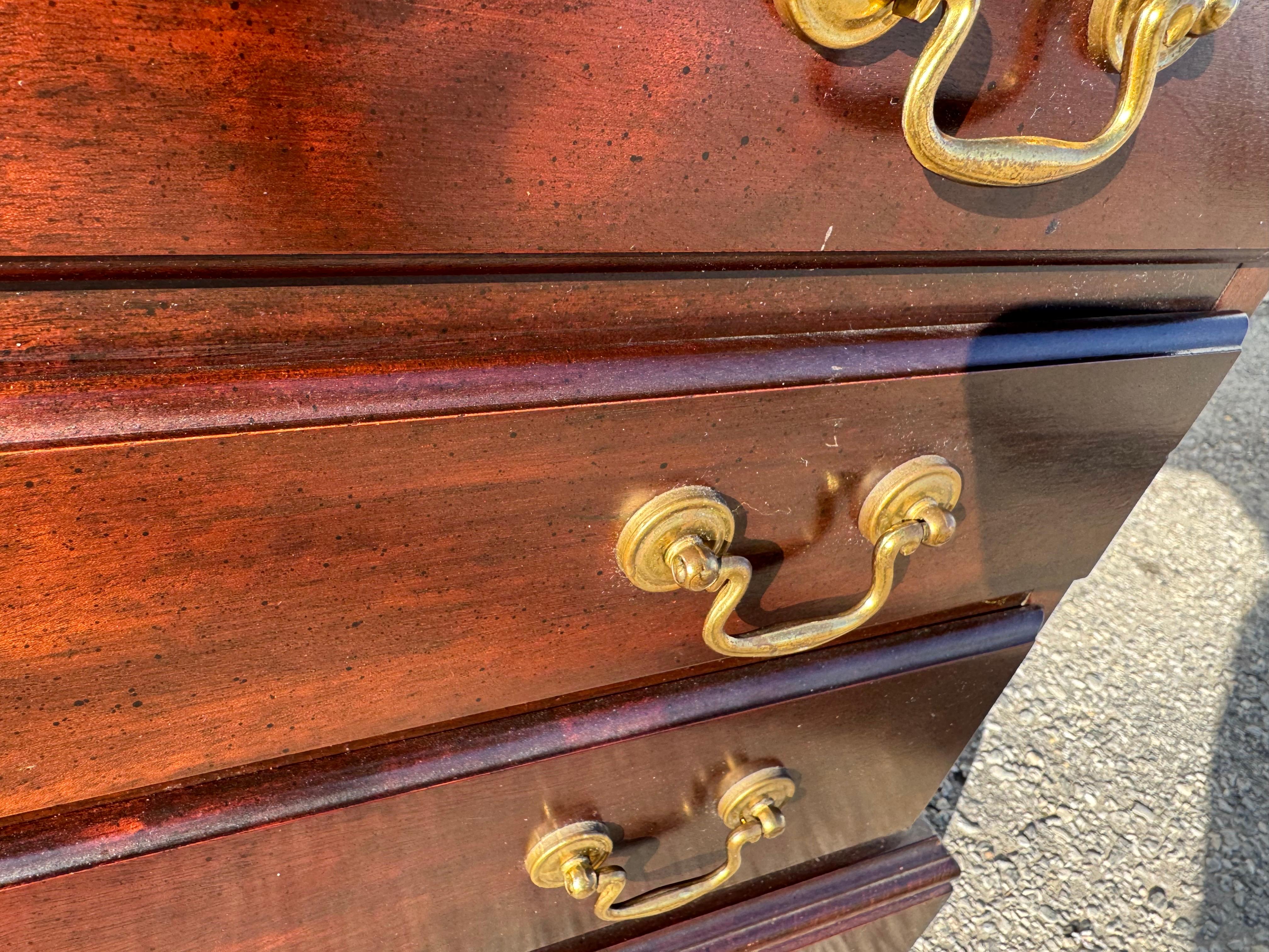 Comodino georgiano d'epoca in mogano nero / Cassettiera d'argento a 4 cassetti in vendita 1
