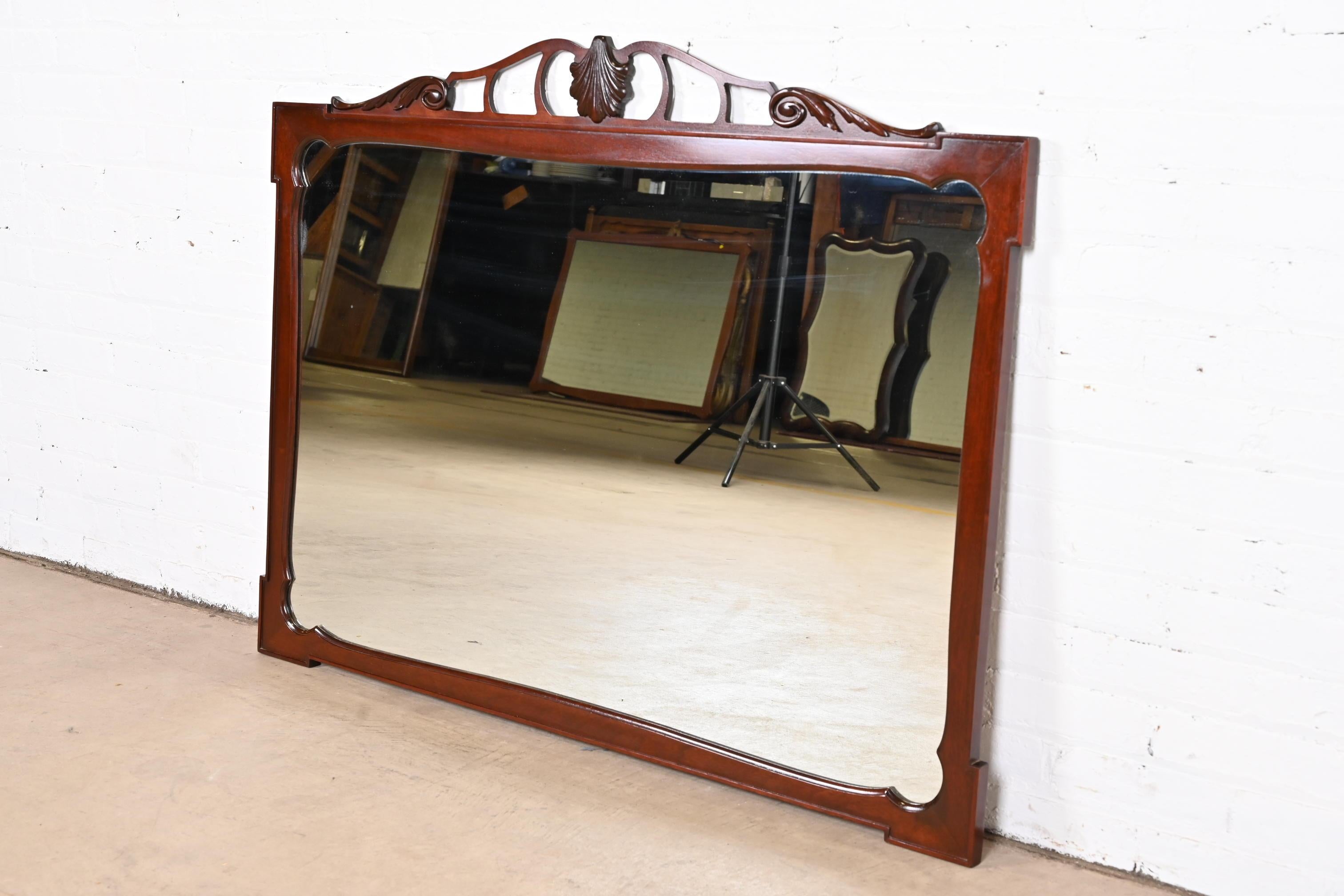 20th Century Vintage Georgian Carved Mahogany Framed Wall Mirror For Sale